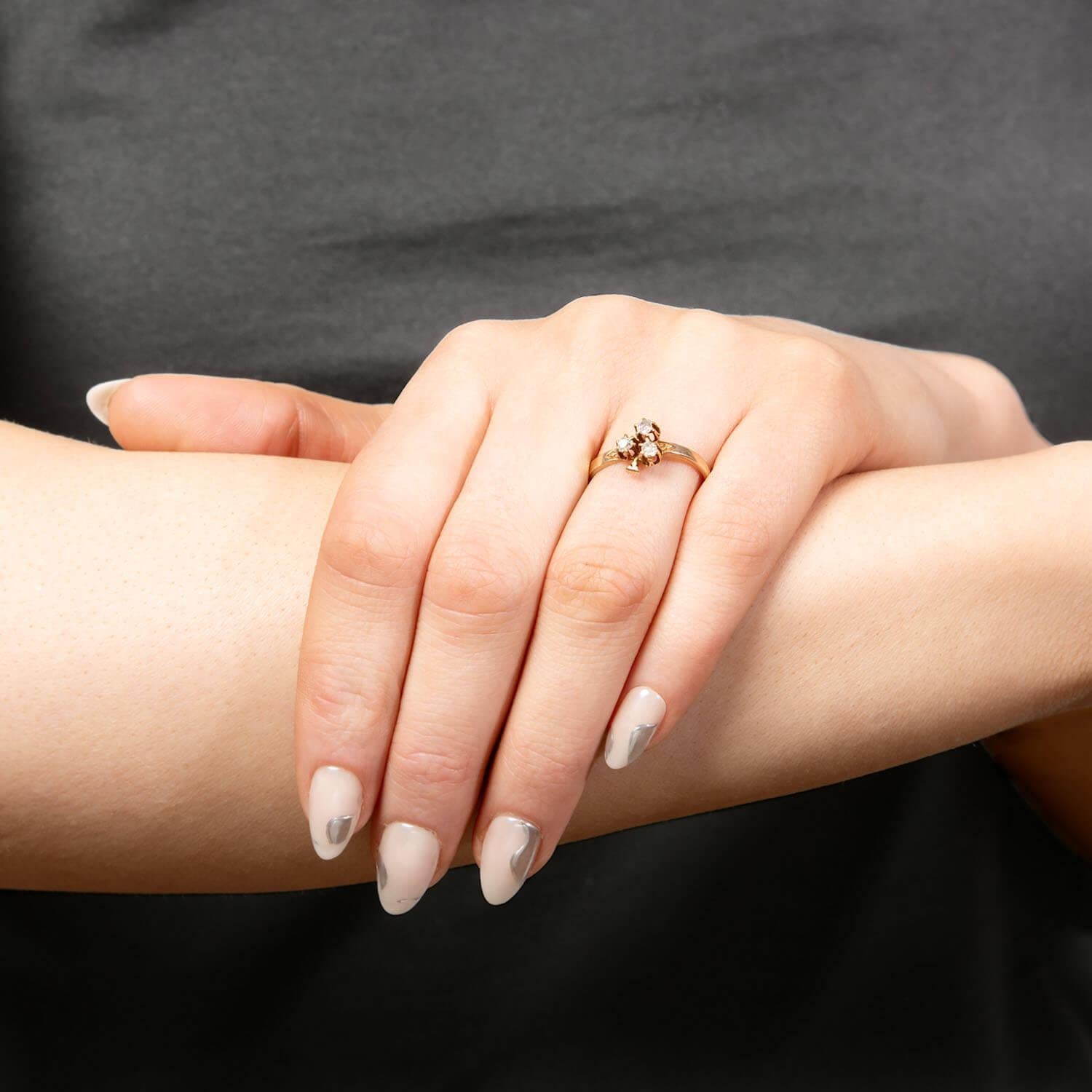 Donna Victorian 14k Diamond Trefoil Ring in vendita