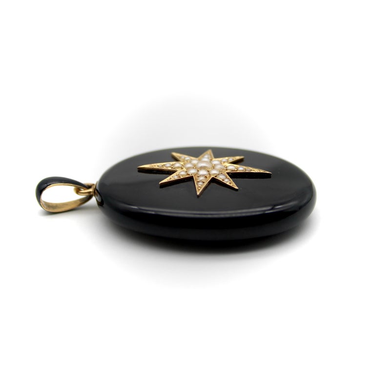 Victorian 14K Gold and Onyx Starburst Mourning Locket For Sale 4