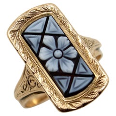 Victorian 14K Gold Carved Floral Banded Agate Ring
