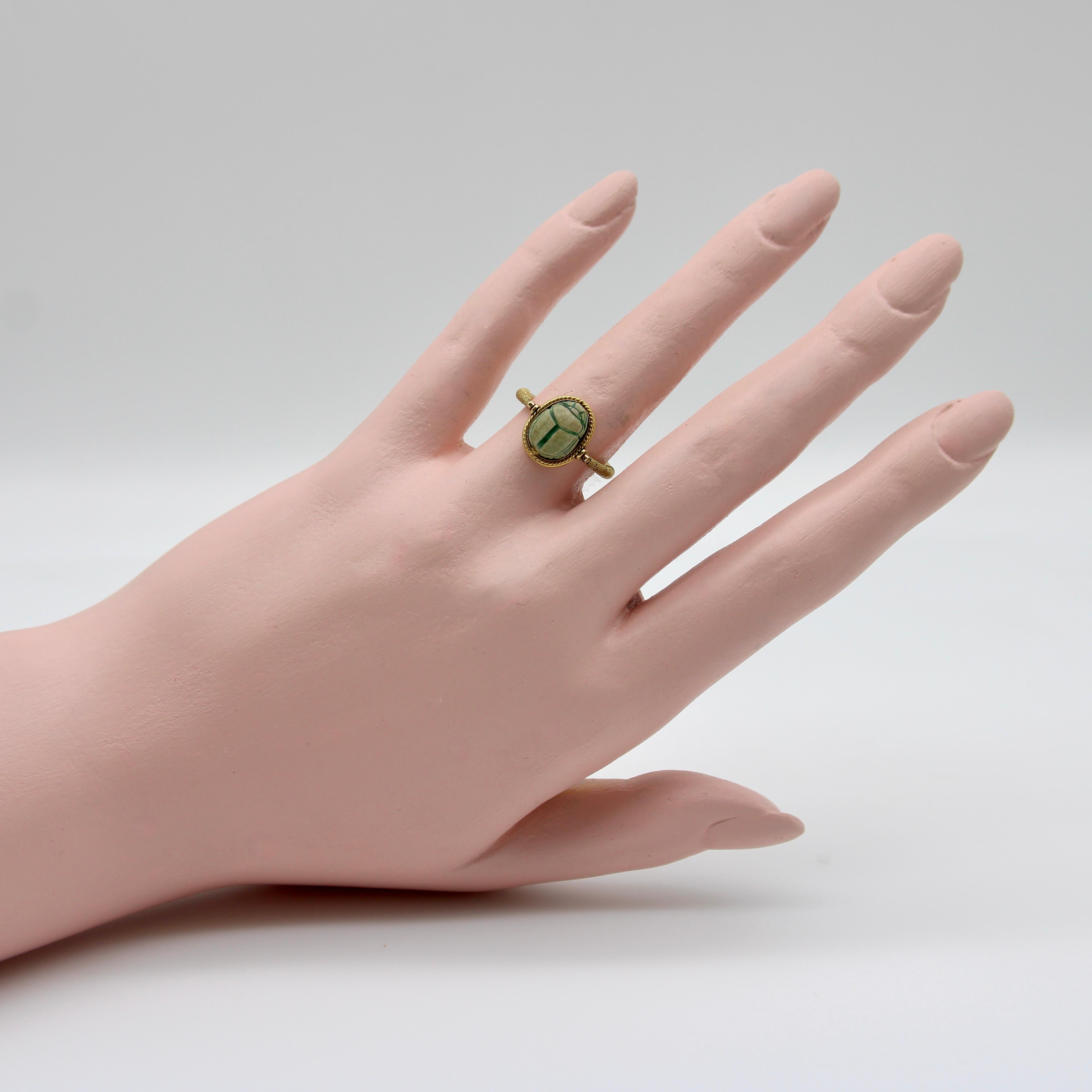 Viktorianischer 14K Gold Ägyptische Wiedergeburt Skarabäus-Drehring im Angebot 7