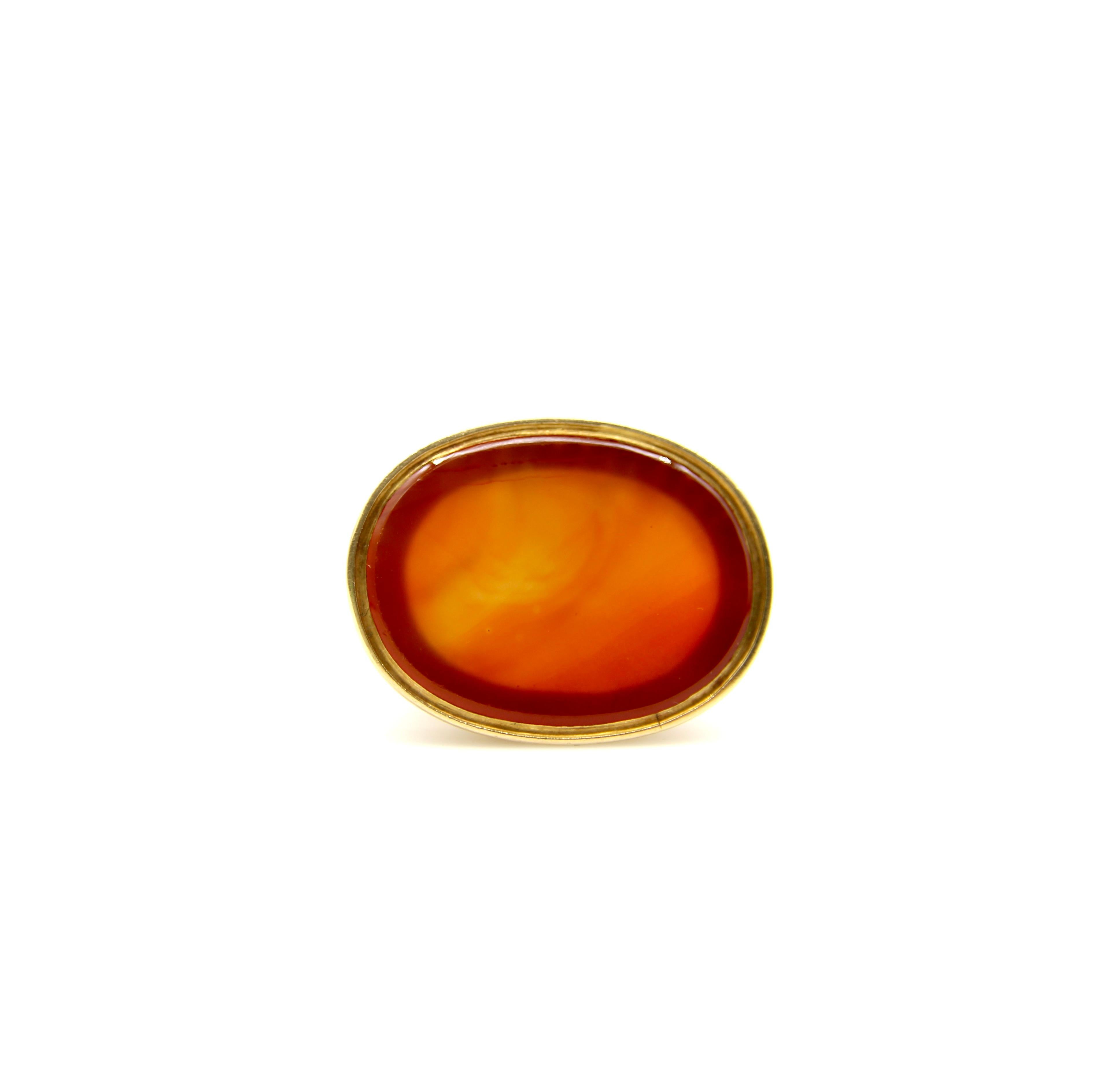 Portafortuna vittoriano in oro 14K con serpente elaborato e corniola in vendita 1