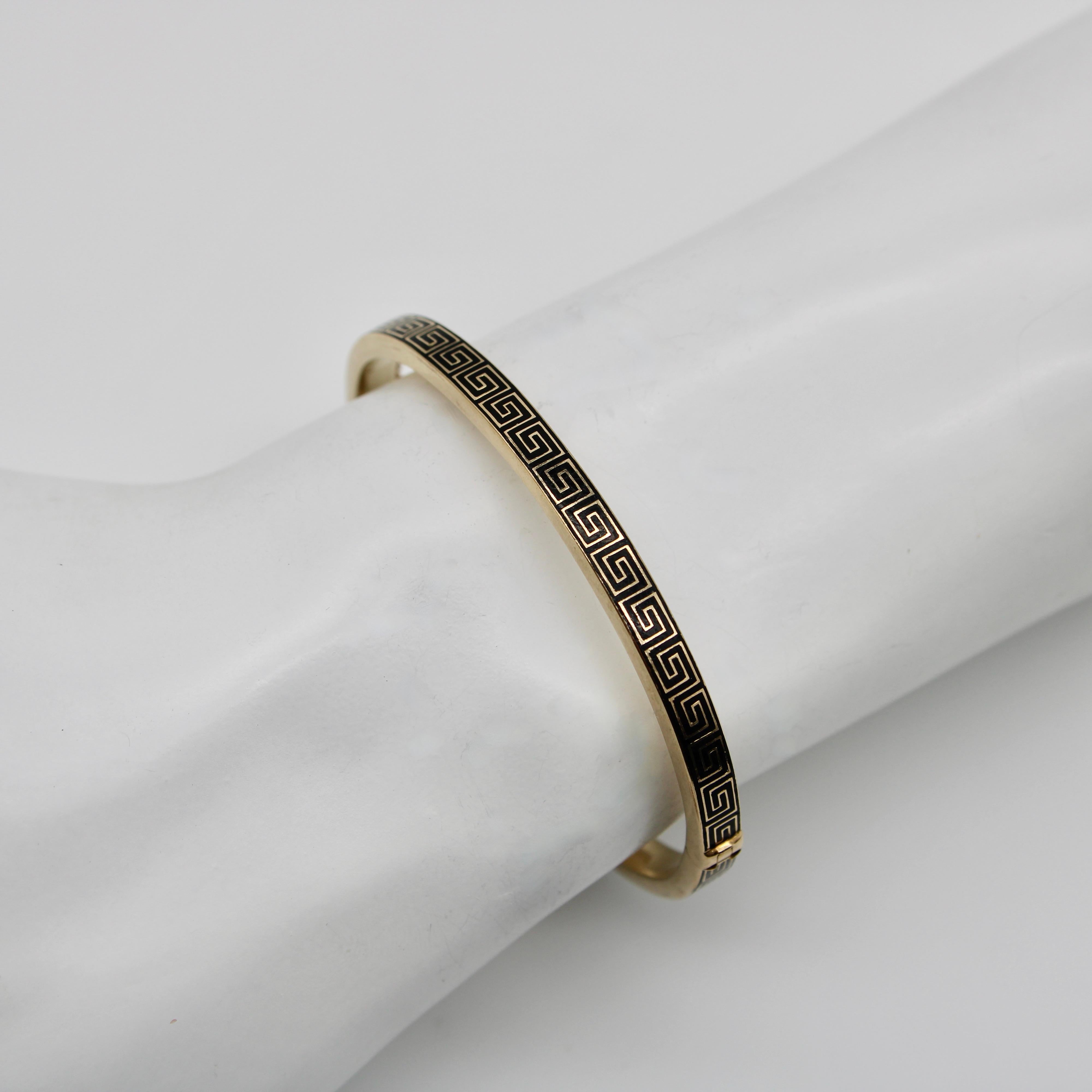 Bracciale vittoriano in oro 14K con smalto a forma di chiave greca in vendita 3