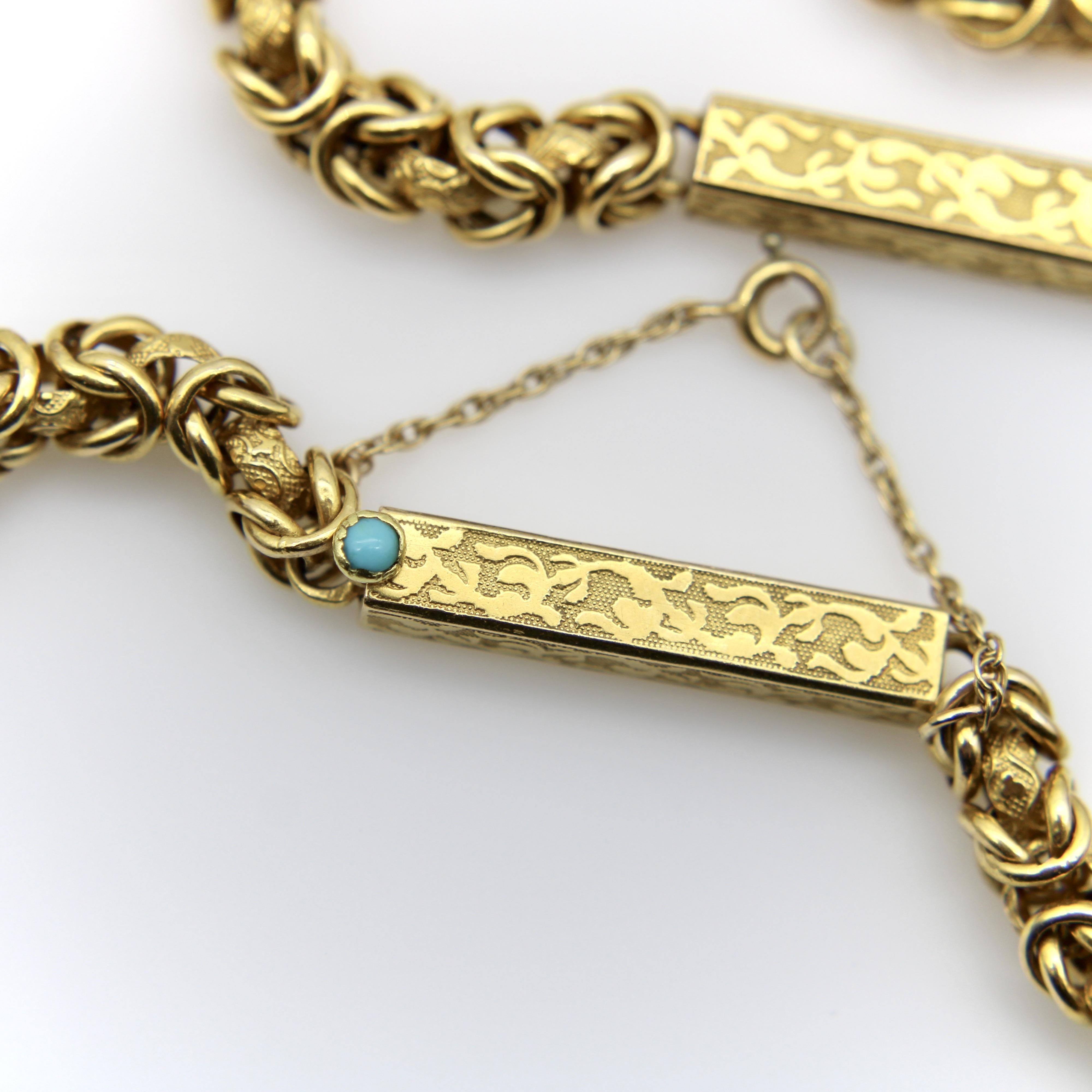 Longue chaîne de garde victorienne en or 14 carats à maillons fantaisie avec détails en relief en vente 1