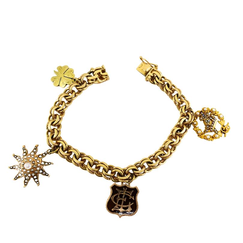 Victorien en or 14k  Bracelet à maillons  Perles en émail et charms gravés en vente 8