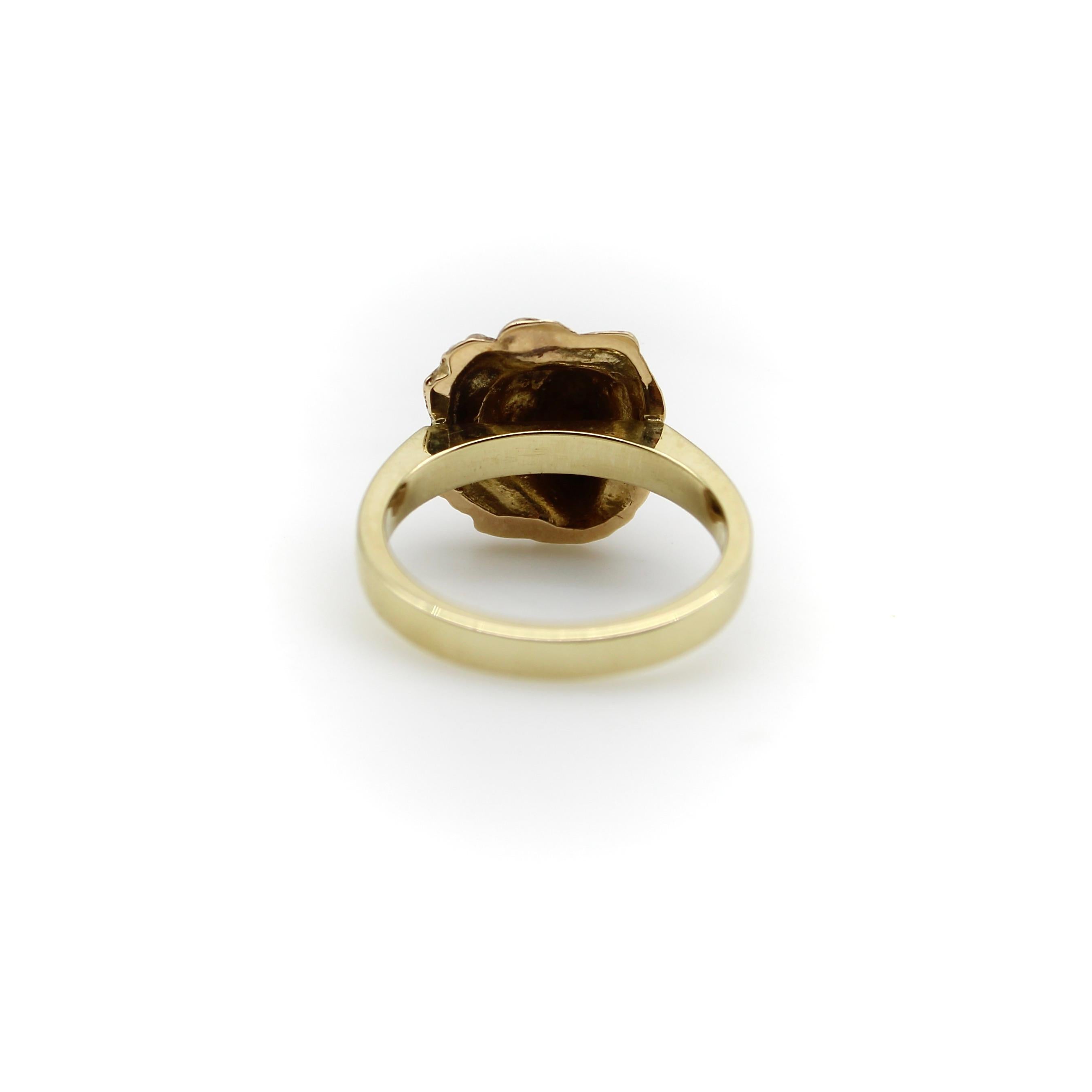 Viktorianischer Löwenring aus 14 Karat Gold mit Diamant in Mouth und Granat-Augen  für Damen oder Herren im Angebot