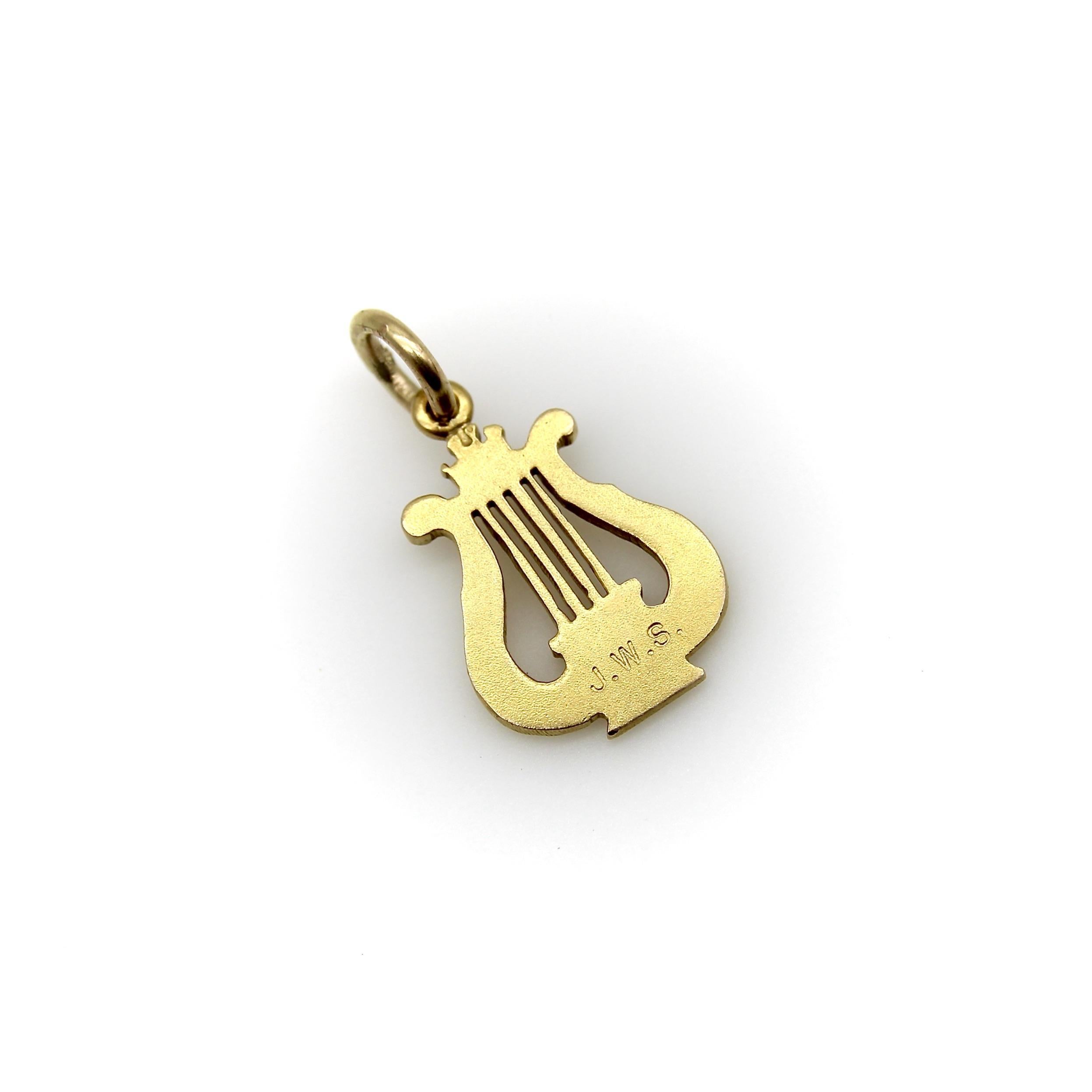 Breloque victorienne en or 14K avec pendentif en forme de lyre Bon état - En vente à Venice, CA