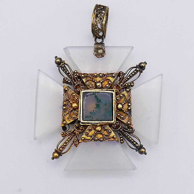 14k gold maltese cross pendant