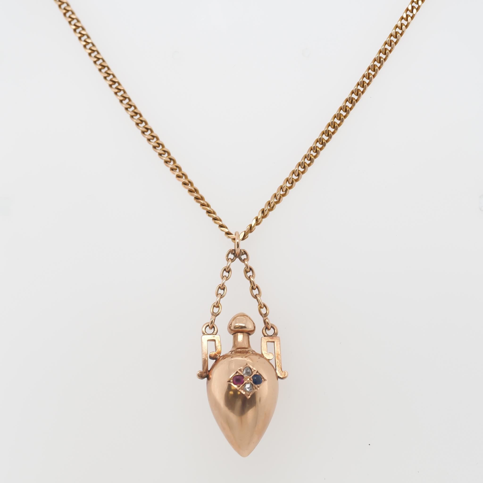 Victorian 14K Gold Sapphire Diamond and Ruby Perfume Flask Screw Top Pendant - VHK#991

Item Details:
Year: 1880s
Metal Type: 14K Yellow Gold [Hallmarked, and Tested]
Weight: 5.1 grams

Natural Ruby, Sapphire, and Rose Cut Diamonds.

Top portion