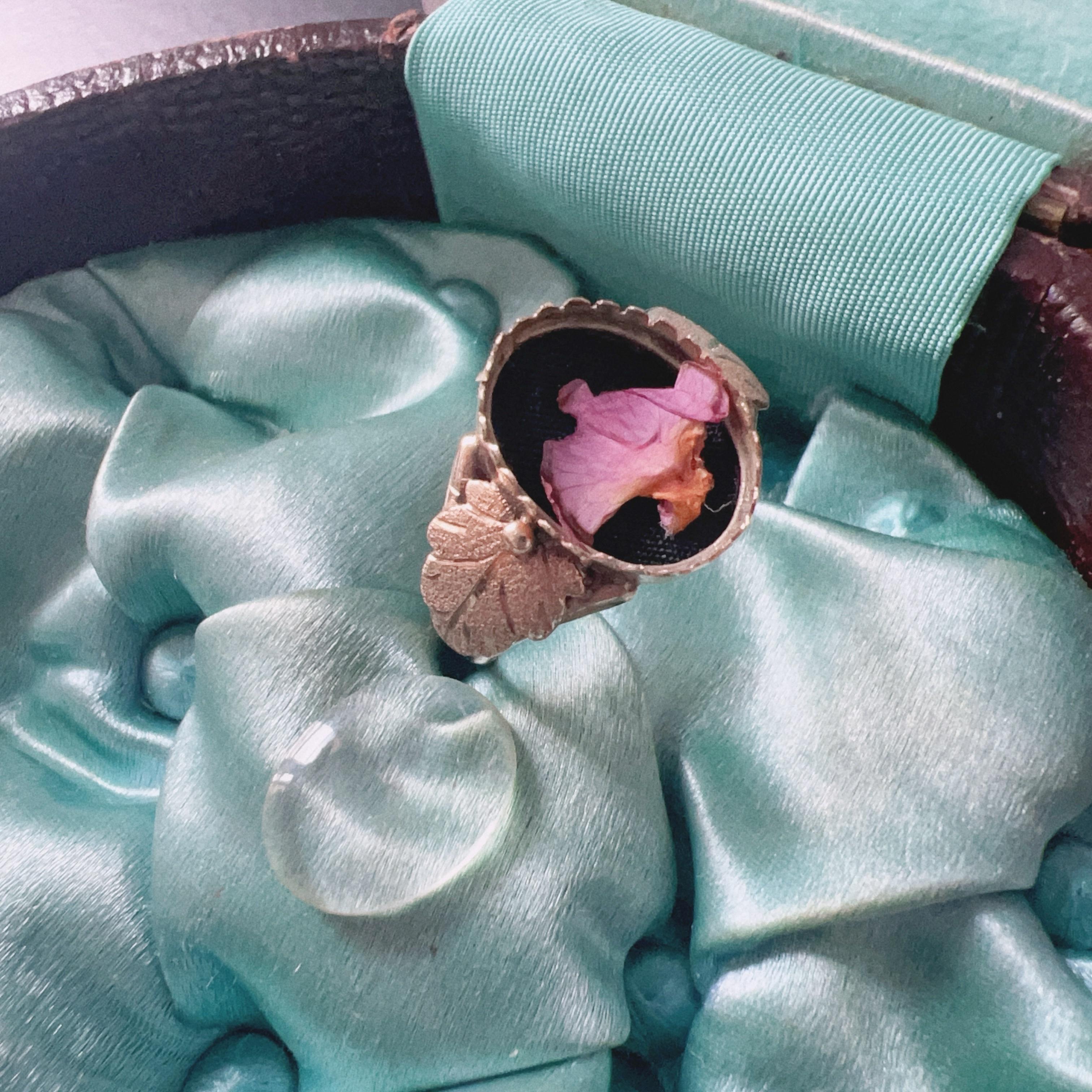Victorien Bague florale victorienne boîte secrète en or 14 carats, bague médaillon ancienne 