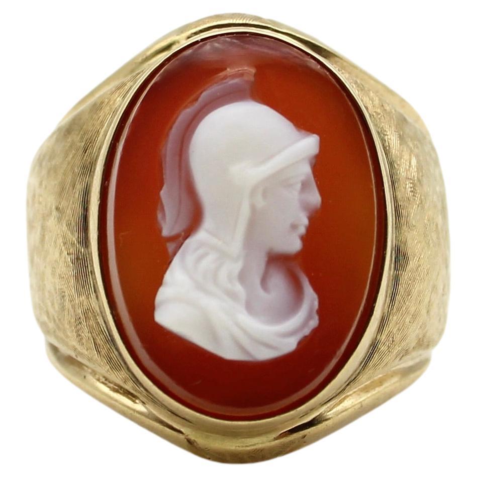 Bague camée victorienne en pierre dure 14 carats avec casque de guerrier