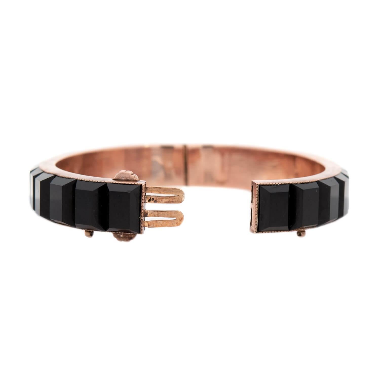 Victorian 14k Onyx Hinged Bangle Pour femmes en vente