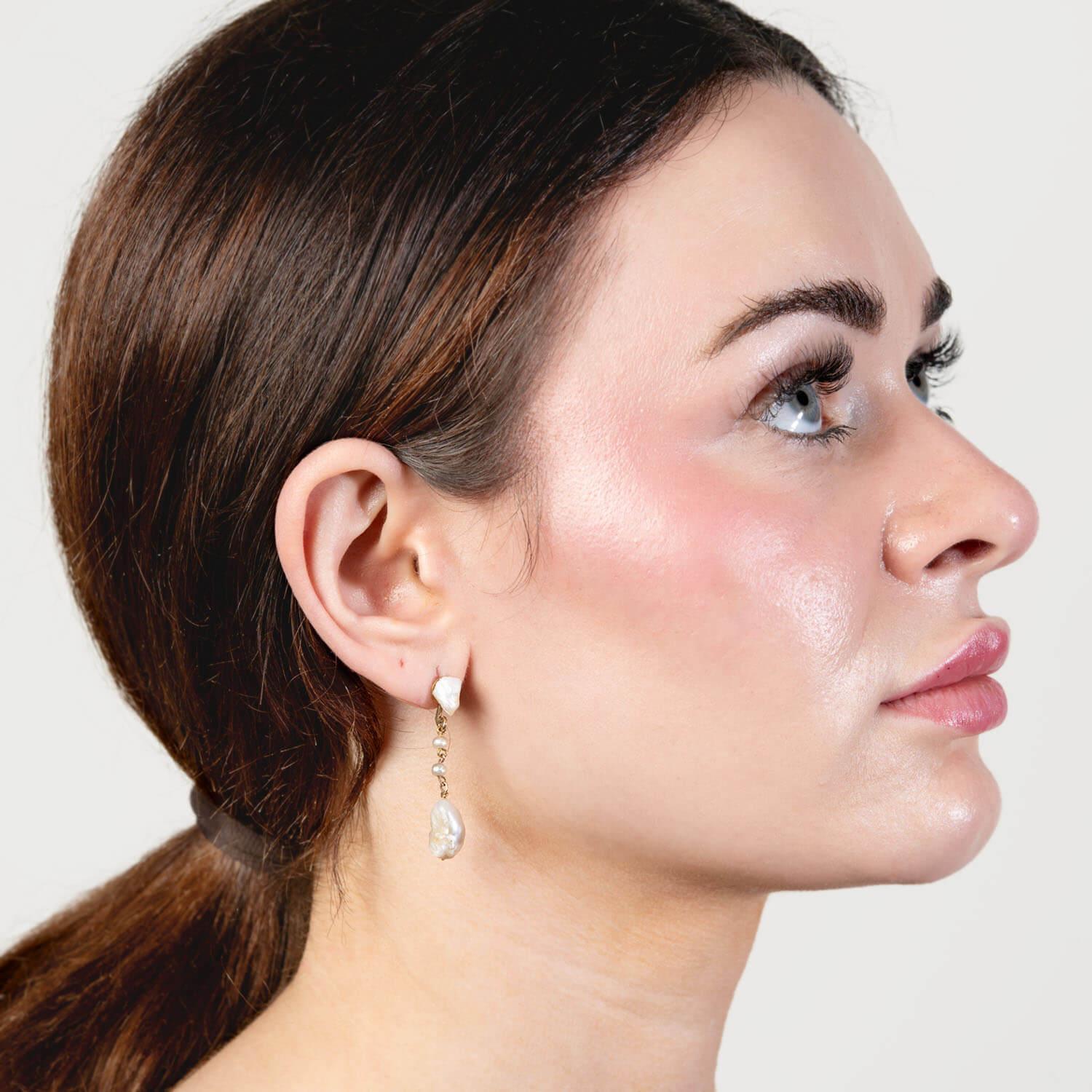 Perle Victorian 14k Pearl Drop Earrings en vente