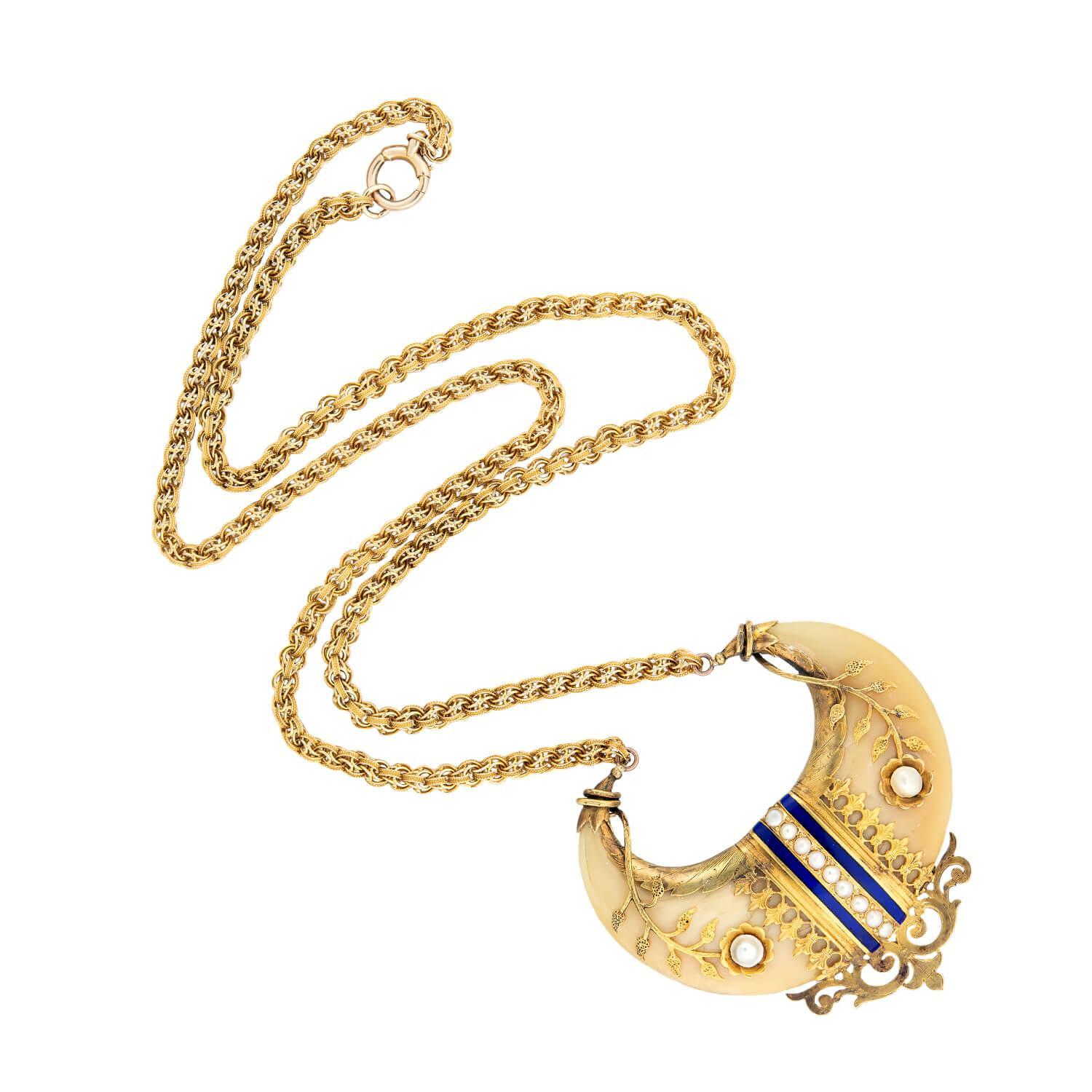 Tiger claw jewelry became popular during the British colonization of India during the Victorian period. This period was known as the British Raj (Hindi for 'rule'). The pieces were produced to appeal to the British travelers as souvenirs with an