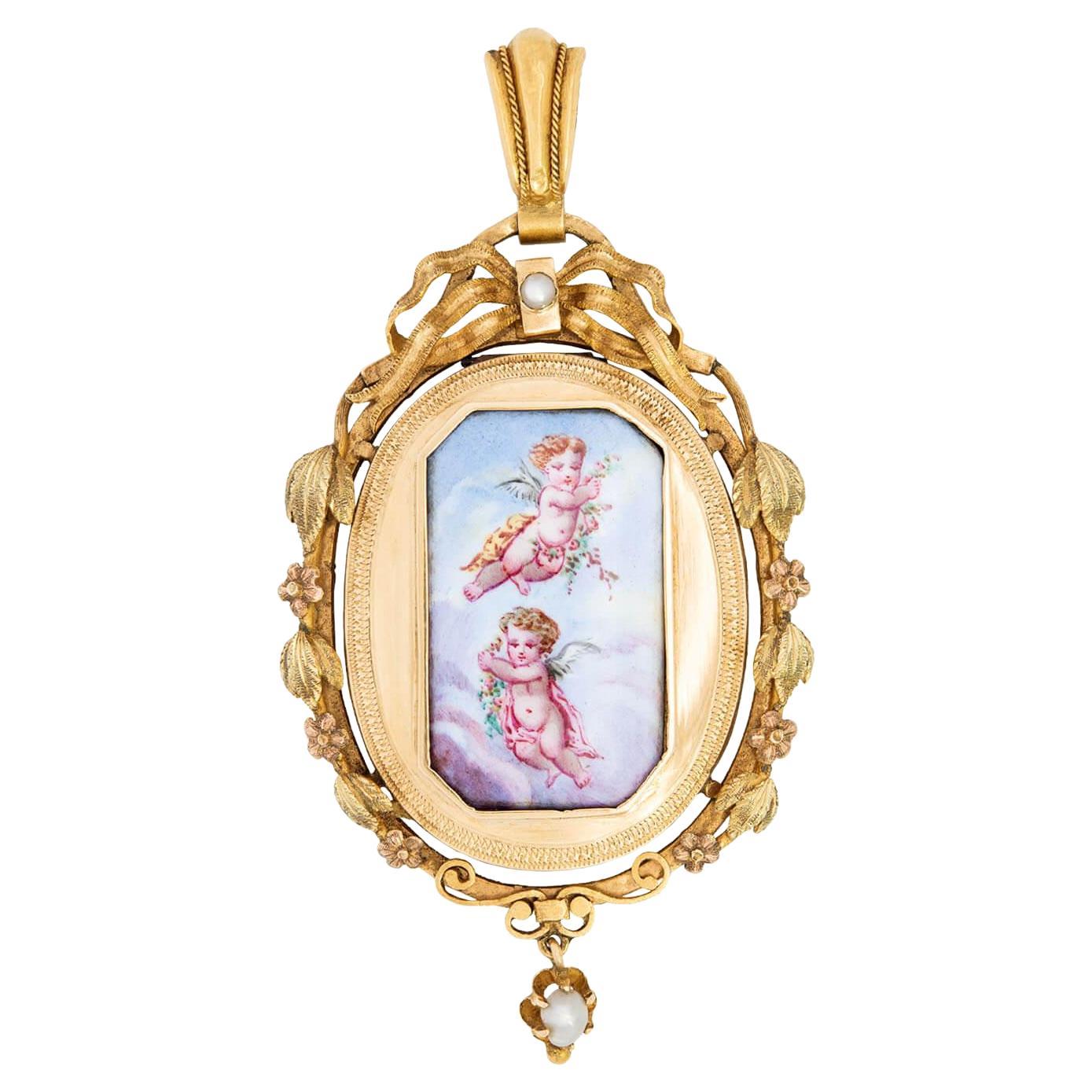 Colgante de medallón de querubín victoriano de 14 quilates pintado con perlas y esmalte en venta
