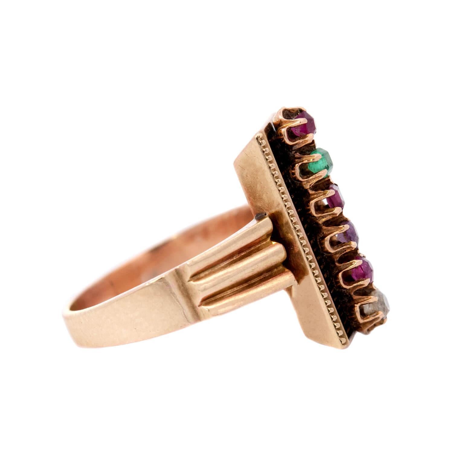 Anillo victoriano de 14 quilates 