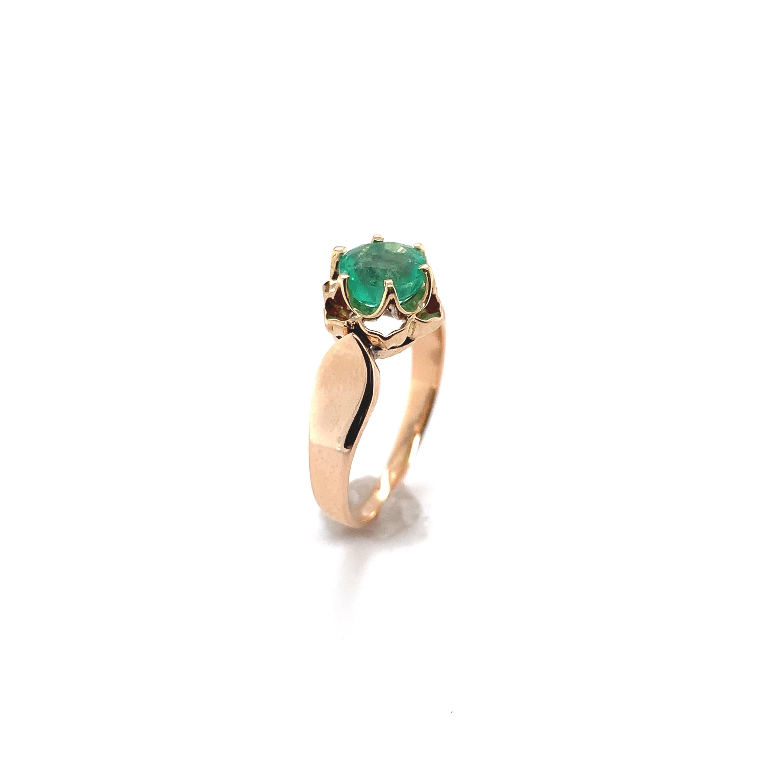 Victorian 14K Rosy Yellow Gold Ring with .94ct Emerald In Good Condition For Sale In Big Bend, WI