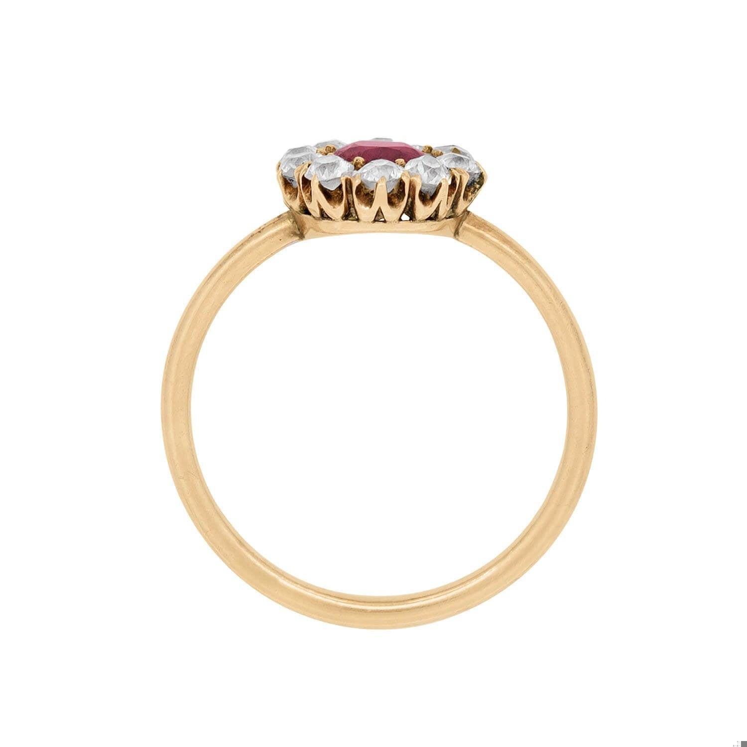 Viktorianischer 14k Rubin & Diamant Halo Ring (Kissenschliff) im Angebot