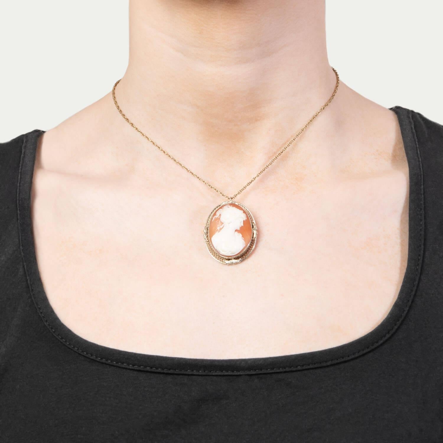 Victorian 14k Shell Cameo Pin/Pendant For Sale 1