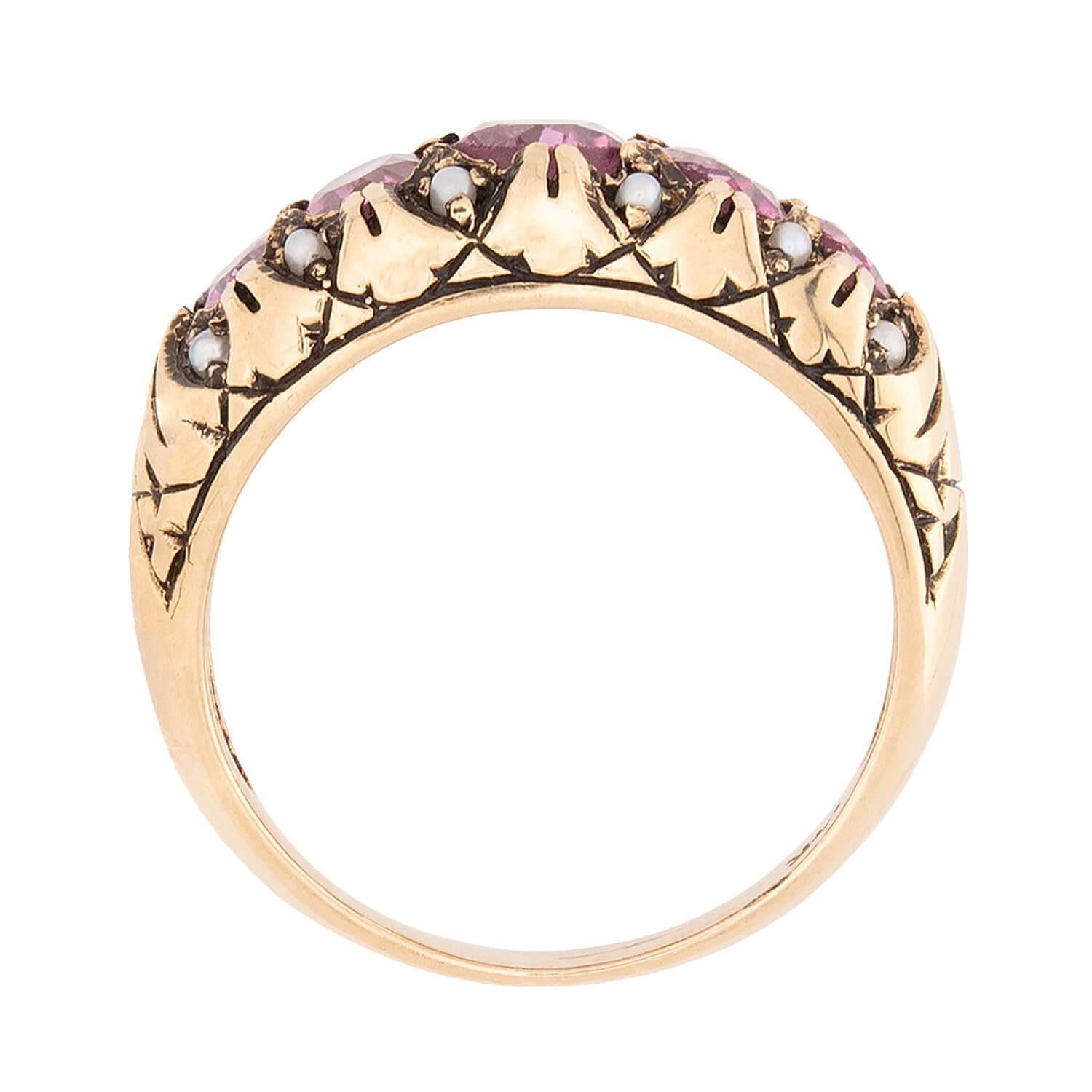 Vittoriano Anello vittoriano 14k con spinello e perla in vendita