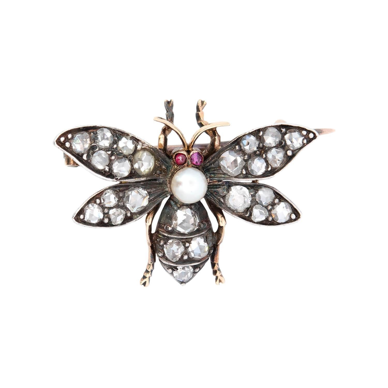 Viktorianische 14k/Sterling Silber Diamant, Perle, und Rubin Fliegen Pin im Angebot