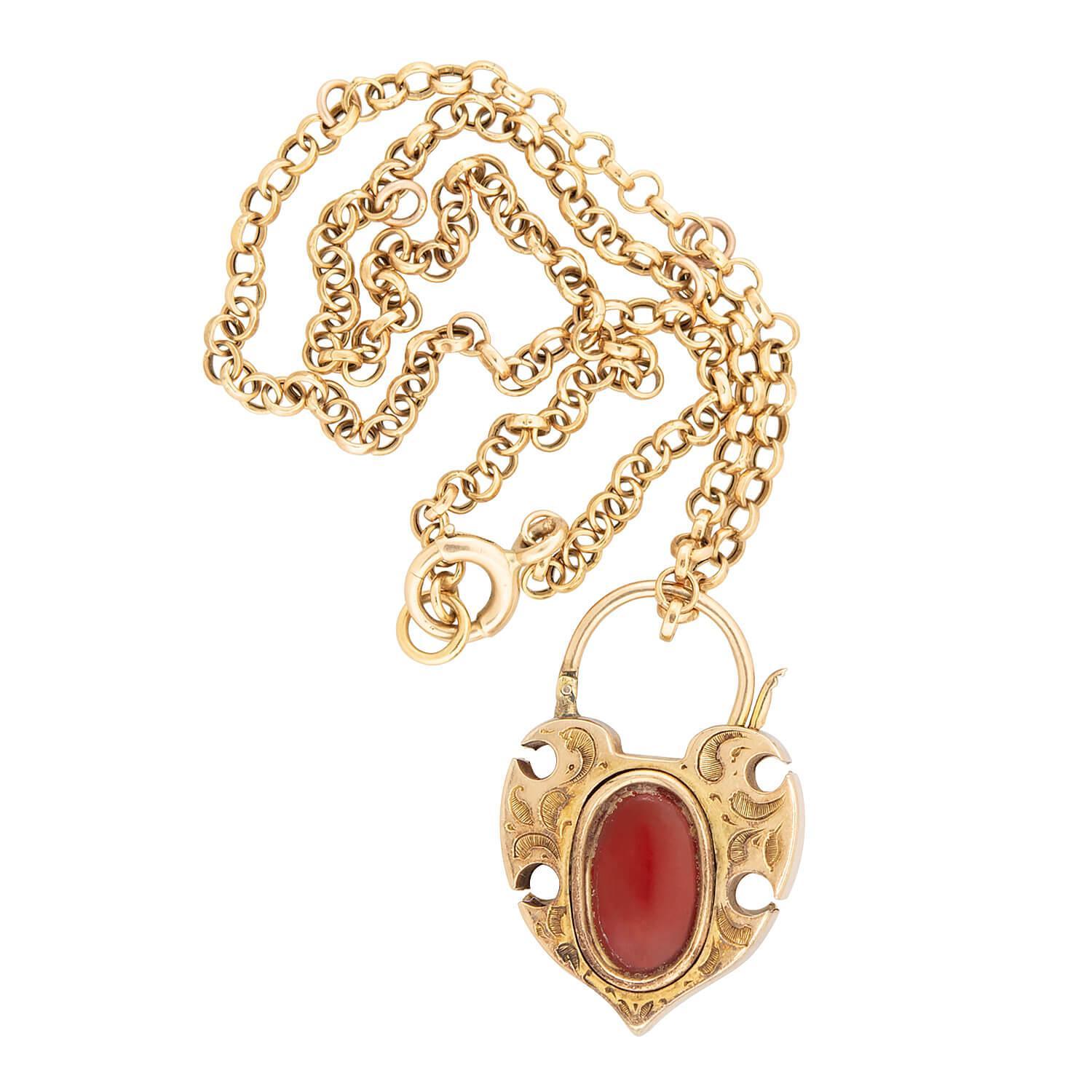 Taglio ovale Collana vittoriana con ciondolo a forma di cuore con granato e diamanti in argento 14k/sterling in vendita