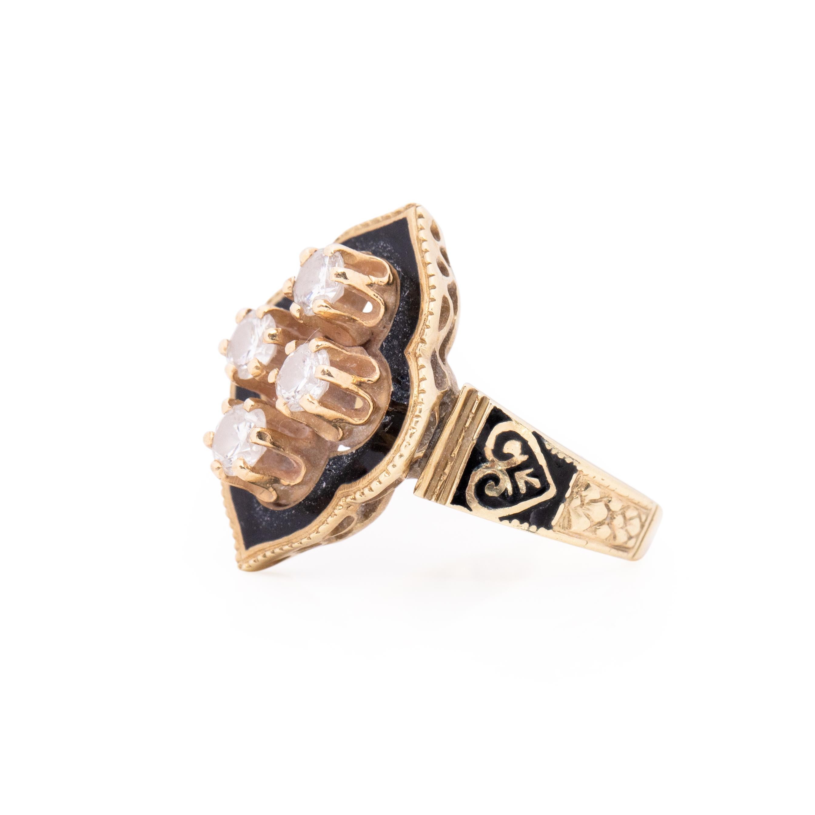 Victorian 14k Yellow Gold Alhambra Four Stone Fashion Ring In Good Condition In Addison, TX