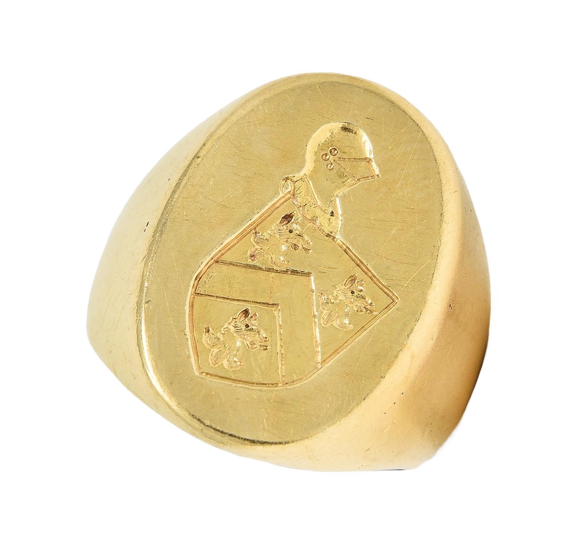 Victorian 14K Yellow Gold Antique Heraldic Crest Intaglio Unisex Signet Ring For Sale 1