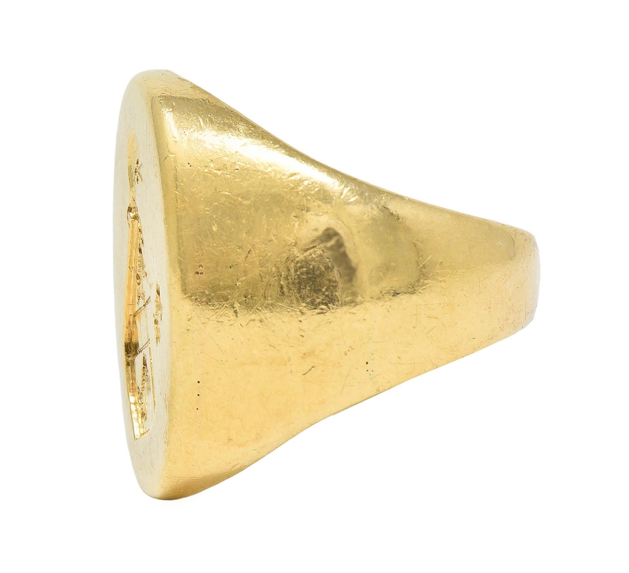 Victorian 14K Yellow Gold Antique Heraldic Crest Intaglio Unisex Signet Ring For Sale 3