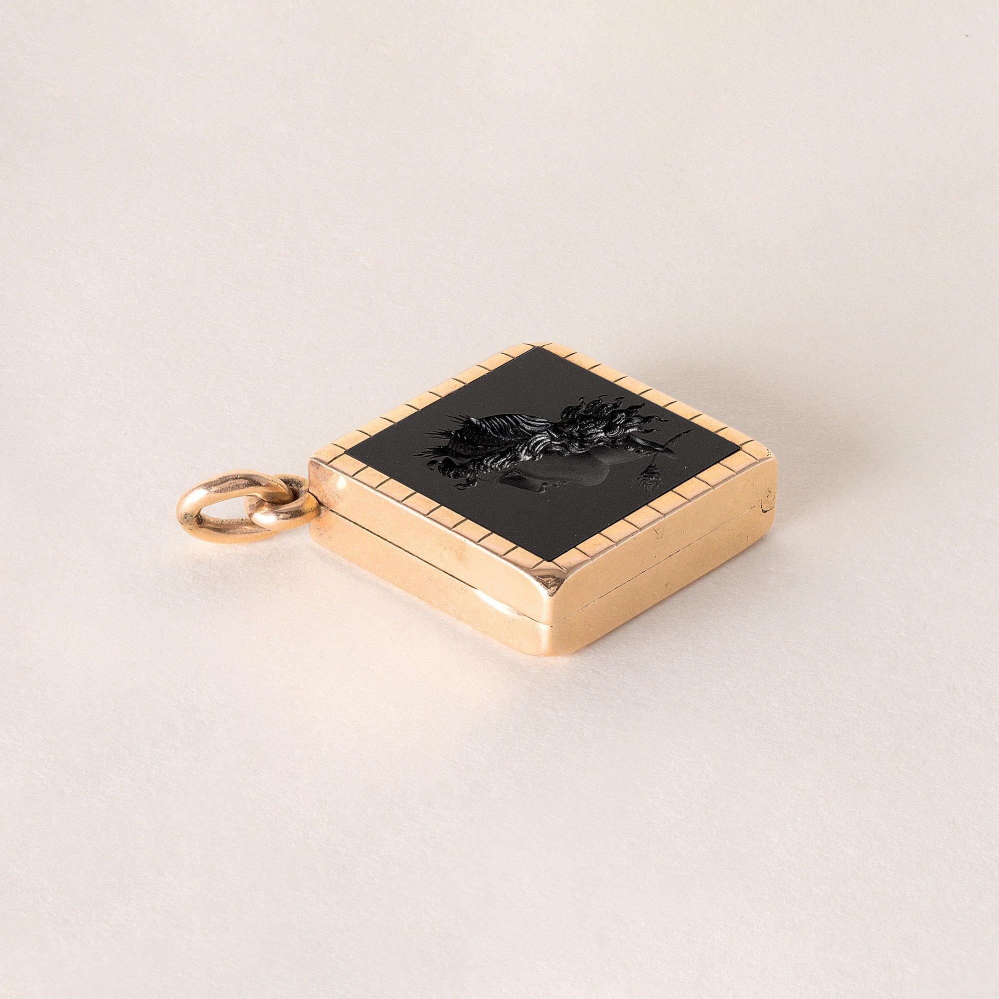 Women's Victorian 14K Yellow Gold Carnelian Intaglio Pendant Locket For Sale