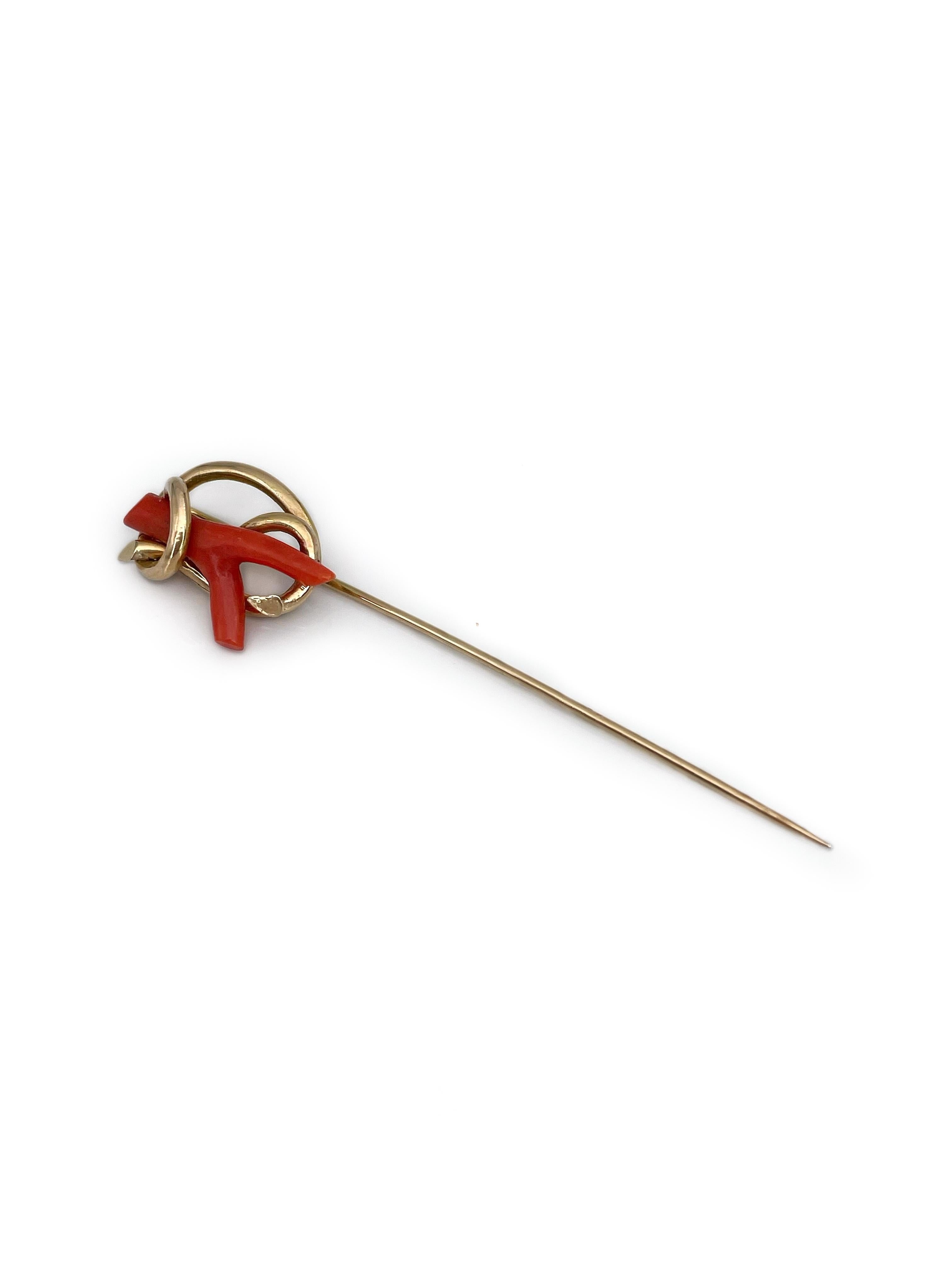 This is a Victorian stick pin brooch crafted in 14K yellow gold. The piece features wrapped natural red coral branch. It was worn as an amulet. 

Rare find and highly collectable.

Weight: 3.11g
Length: 7.5cm

———

If you have any questions, please