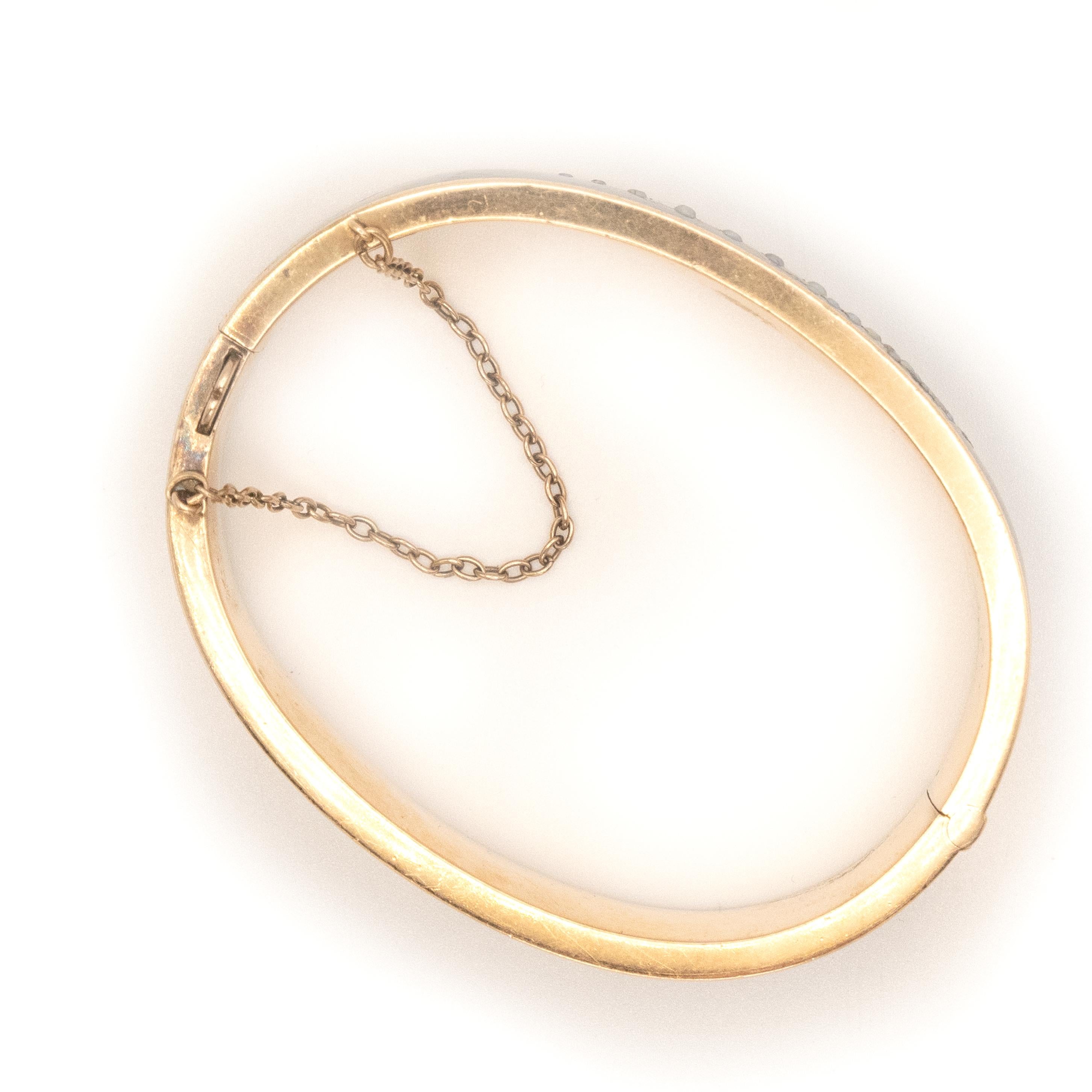 Victorien Bracelet jonc victorien en or jaune 14 carats, émail et perles naturelles en vente