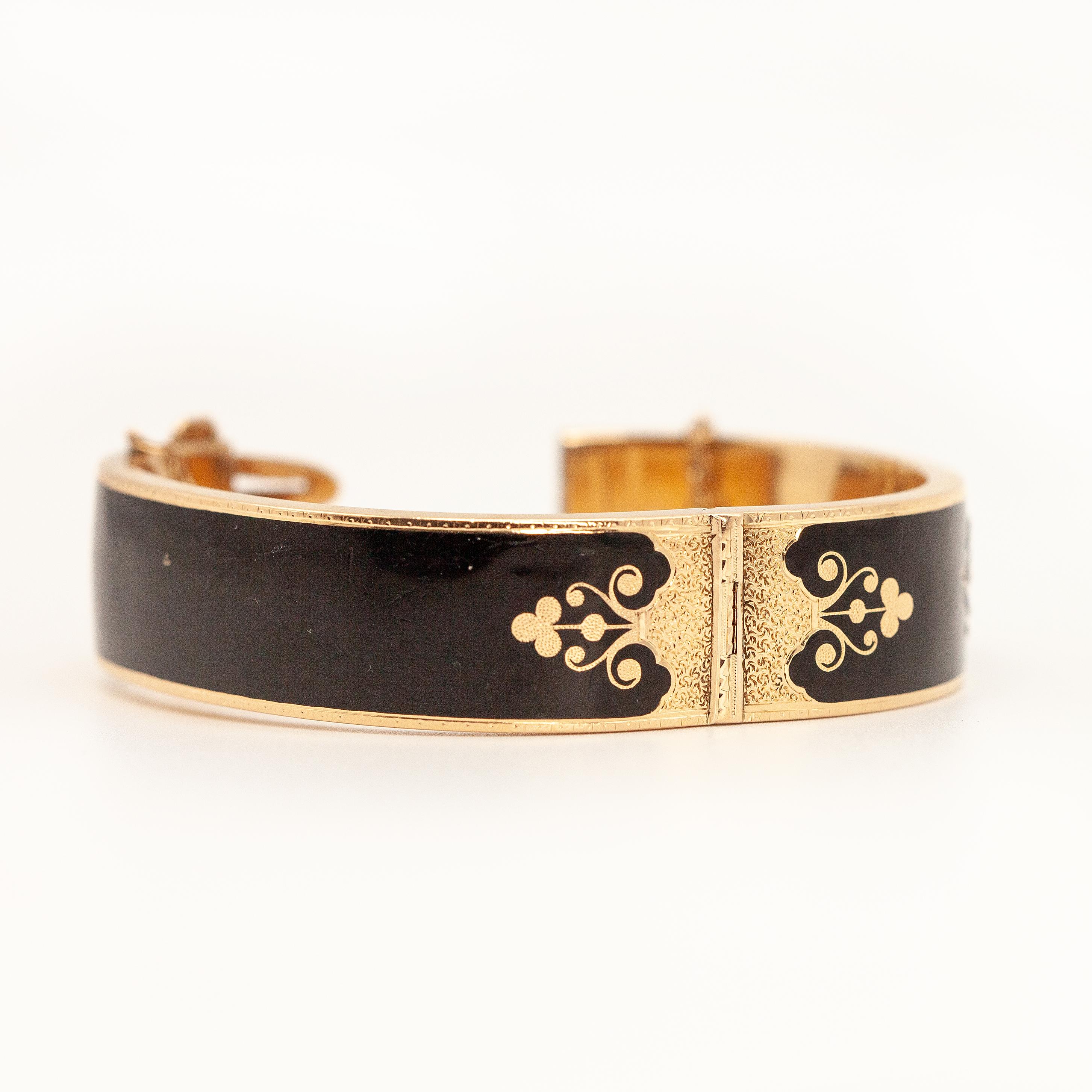 Bracelet jonc victorien en or jaune 14 carats, émail et perles naturelles Unisexe en vente