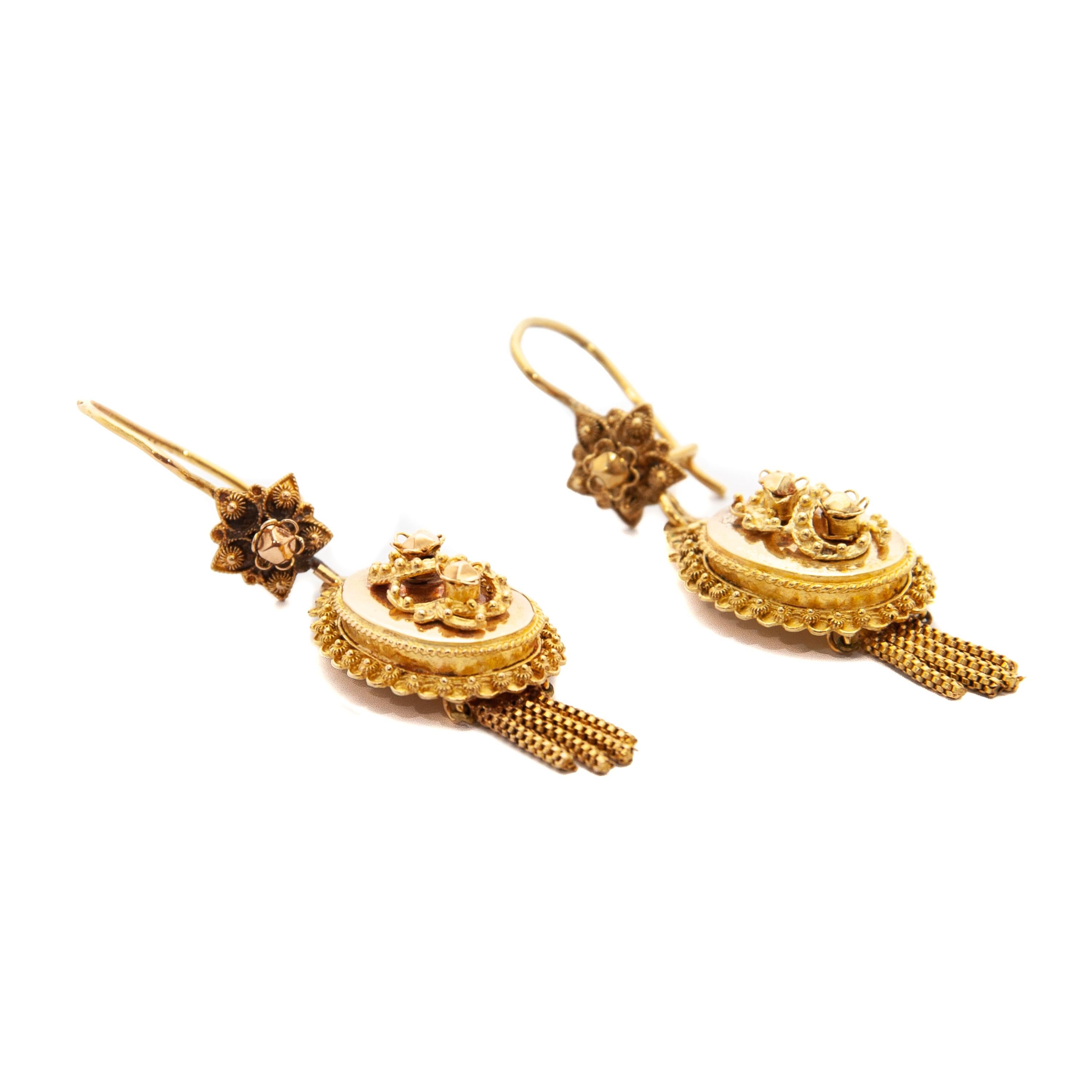 Late Victorian Victorian 14 Karat Yellow Gold Filigree Tassel Earrings