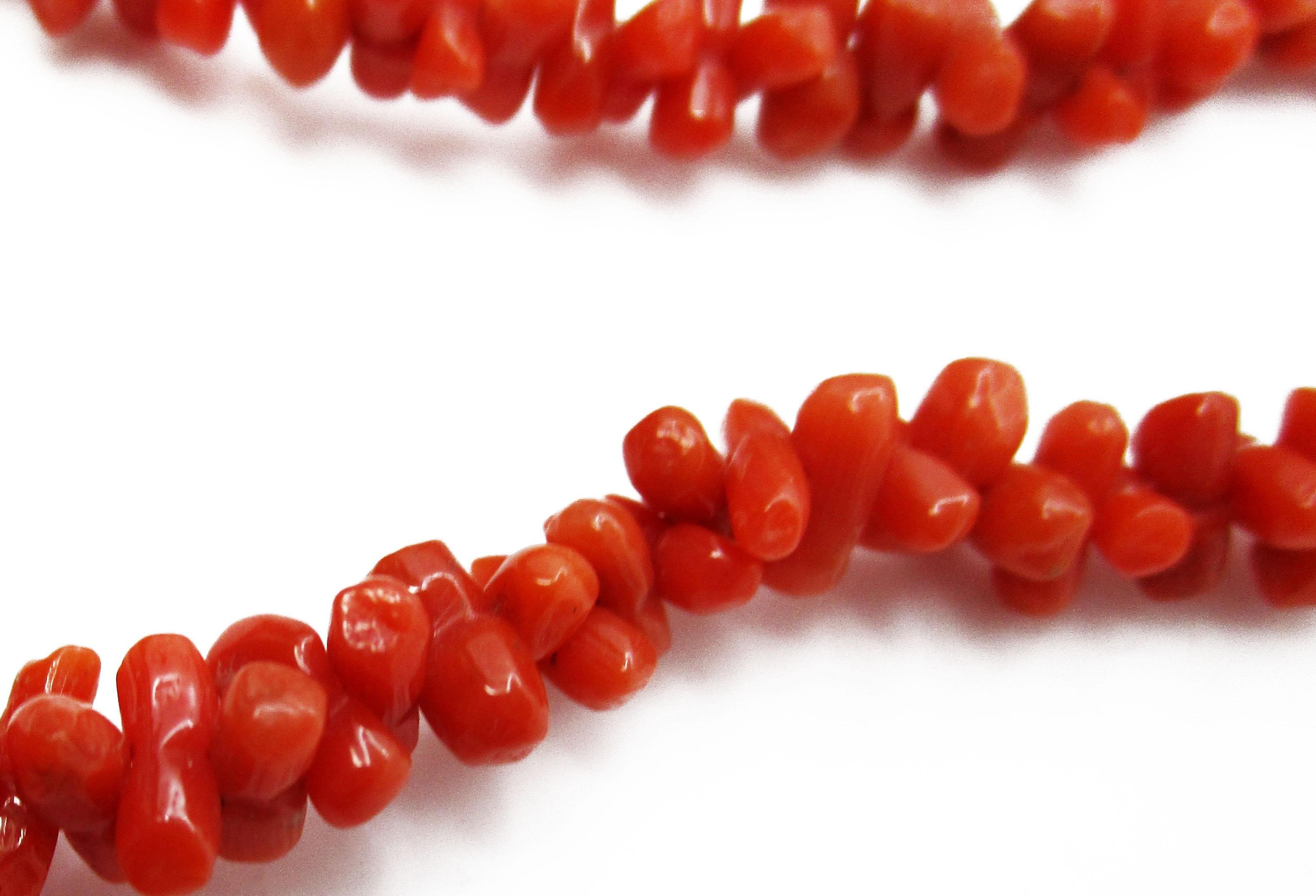 Victorian 14 Karat Yellow Gold Natural Red Coral Bead Strand In Excellent Condition For Sale In Lexington, KY