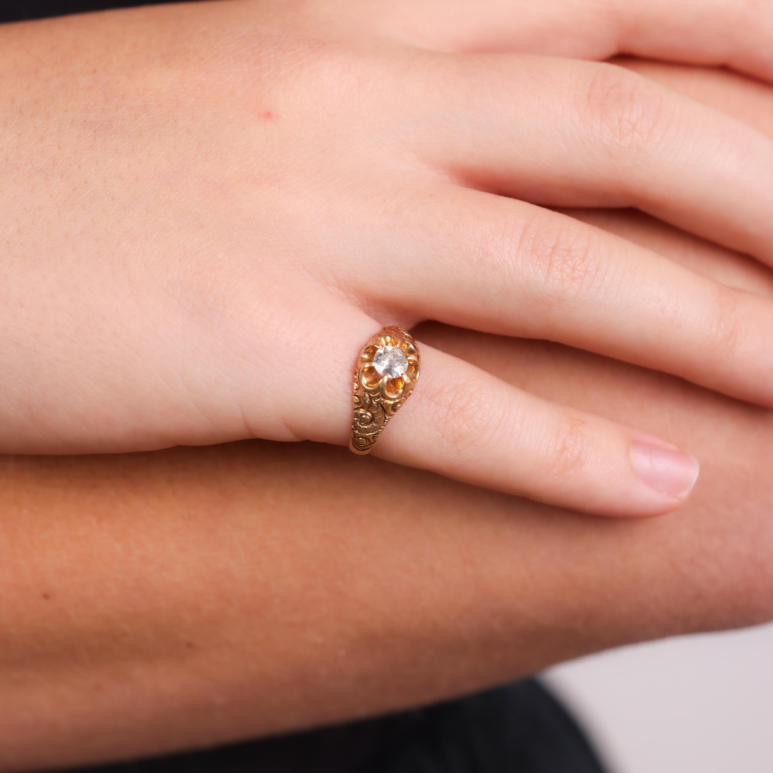 Viktorianischer Diamantring aus 14k Gelbgold mit altem Schliff im Zustand „Hervorragend“ in Beverly Hills, CA