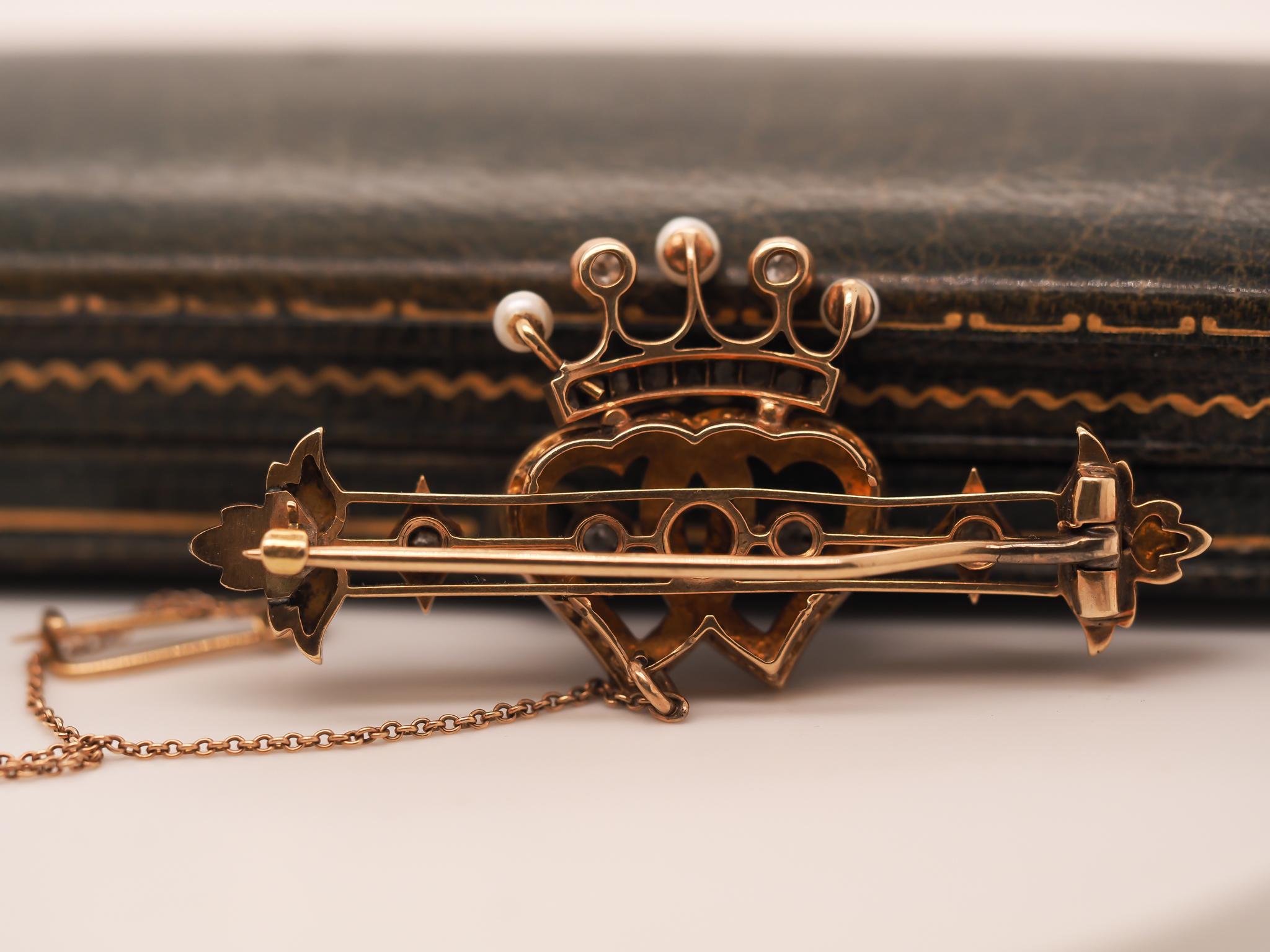 Victorian 14K Yellow Gold Old Mine Diamond and Pearl Heart and Crown Brooch In Good Condition For Sale In Hicksville, NY
