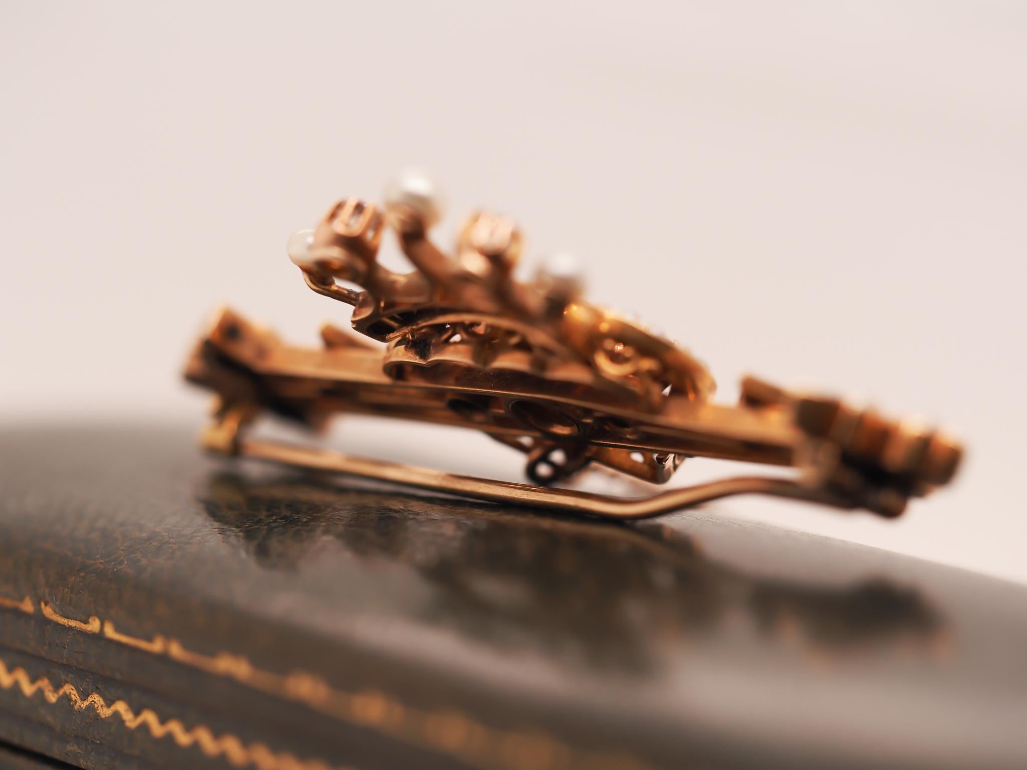 Victorian 14K Yellow Gold Old Mine Diamond and Pearl Heart and Crown Brooch For Sale 1