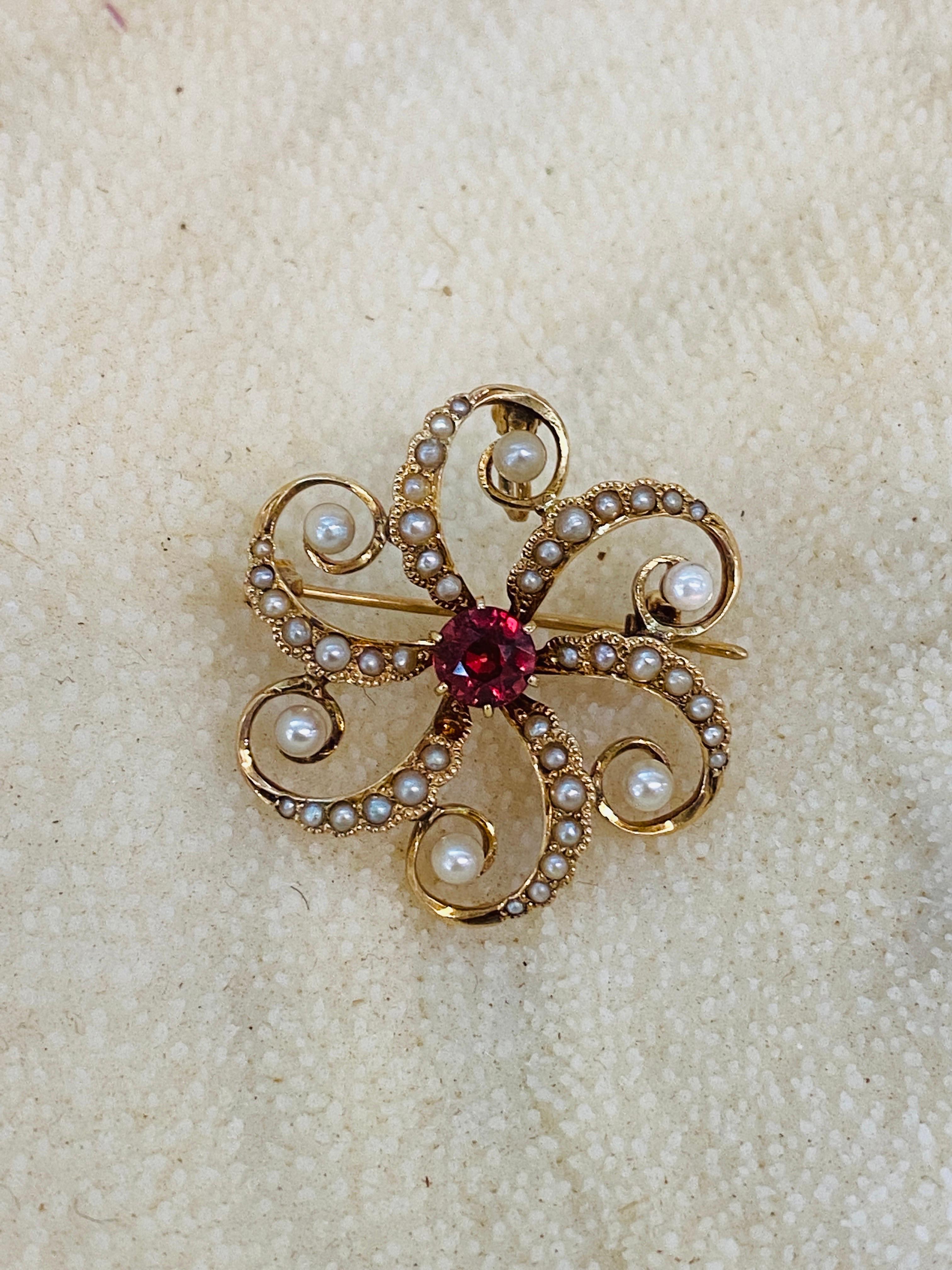 Victorian .5 Carat Spessartite Garnet and Pearl Yellow Gold Brooch Pendant In Good Condition In DALLAS, TX