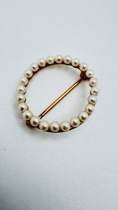 Spilla vittoriana a cerchio con perle in oro giallo 14K, circa 1837, 24 mm