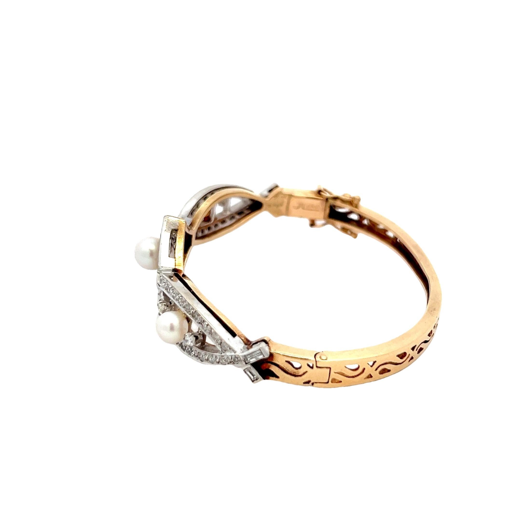 Victorian 14K Yellow Gold & Platinum Pearl and Diamond Bangle Bracelet, 2.20 Car Victoriano en venta