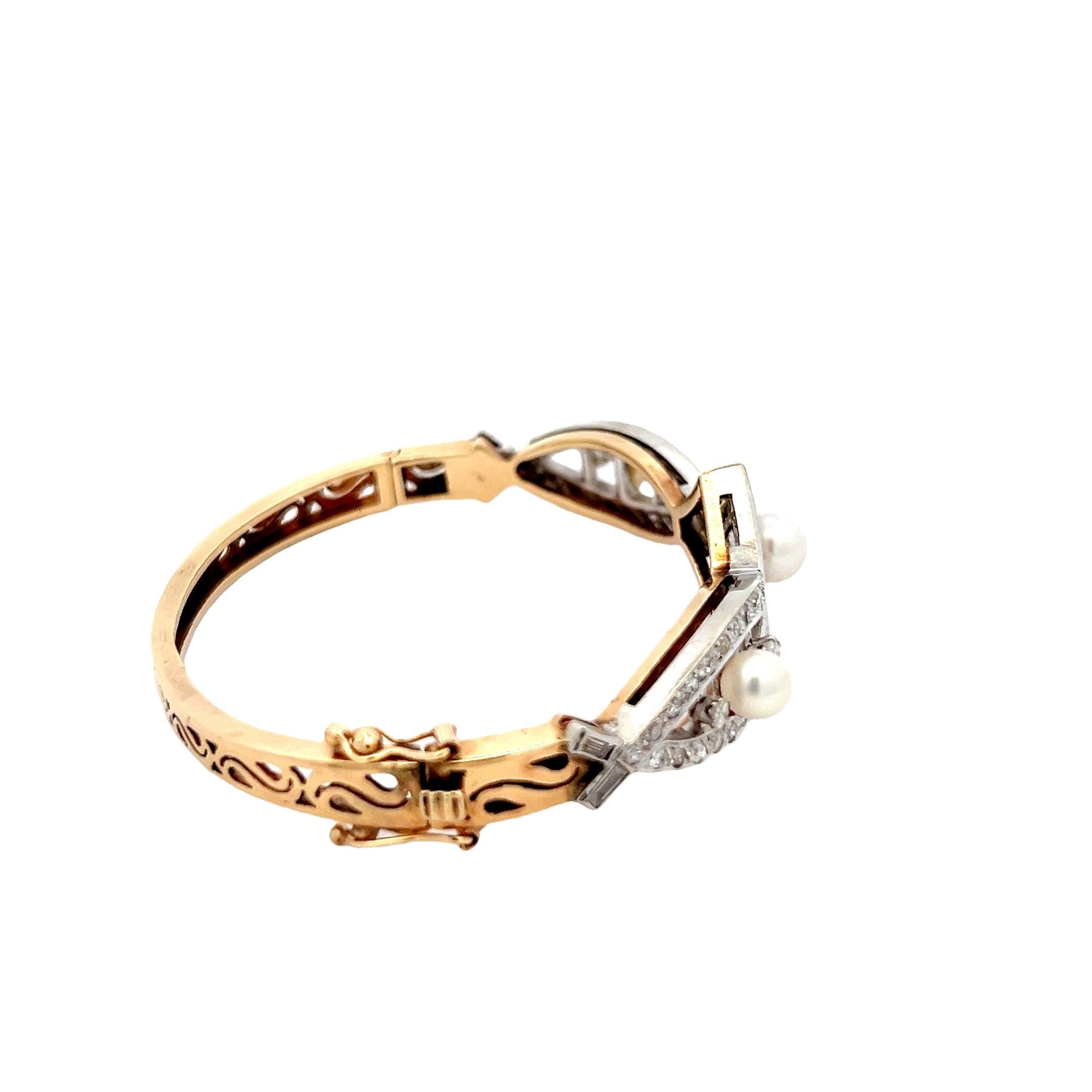 Victorian 14K Yellow Gold & Platinum Pearl and Diamond Bangle Bracelet, 2.20 Car en Excelente estado para la venta en Miami, FL