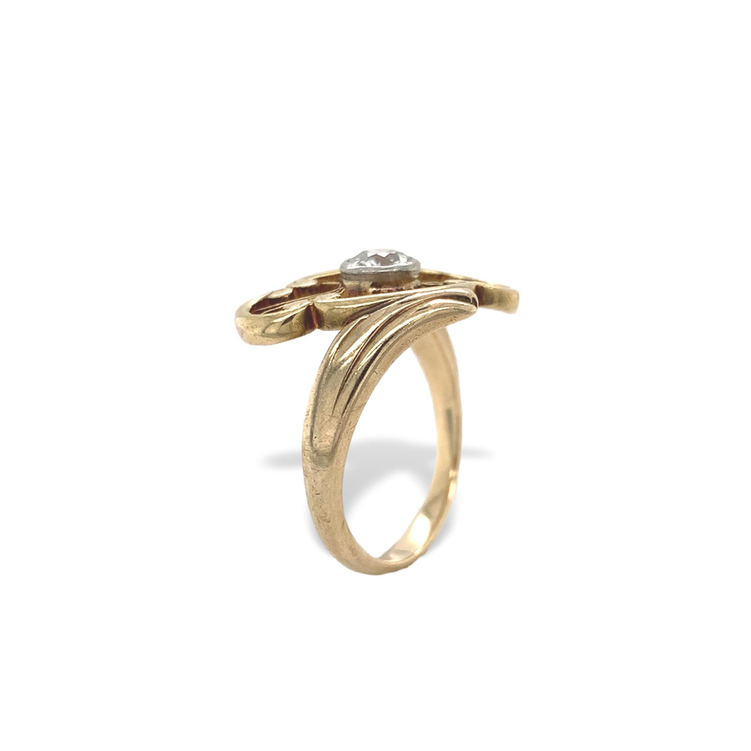 Vittoriano Anello vittoriano in oro giallo 14k con lavorazione a filo e diamante incastonato in platino in vendita