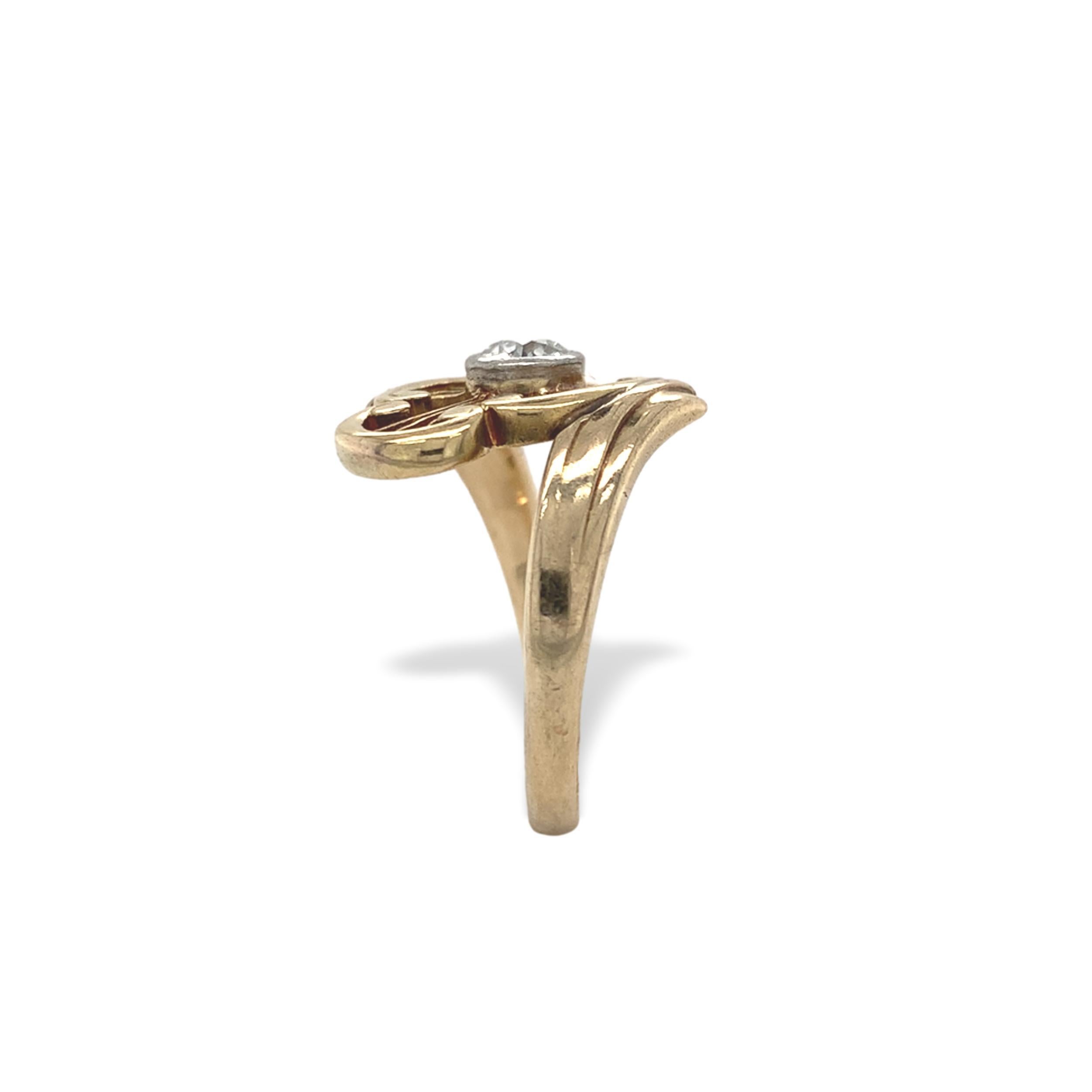 Taglio antico europeo Anello vittoriano in oro giallo 14k con lavorazione a filo e diamante incastonato in platino in vendita