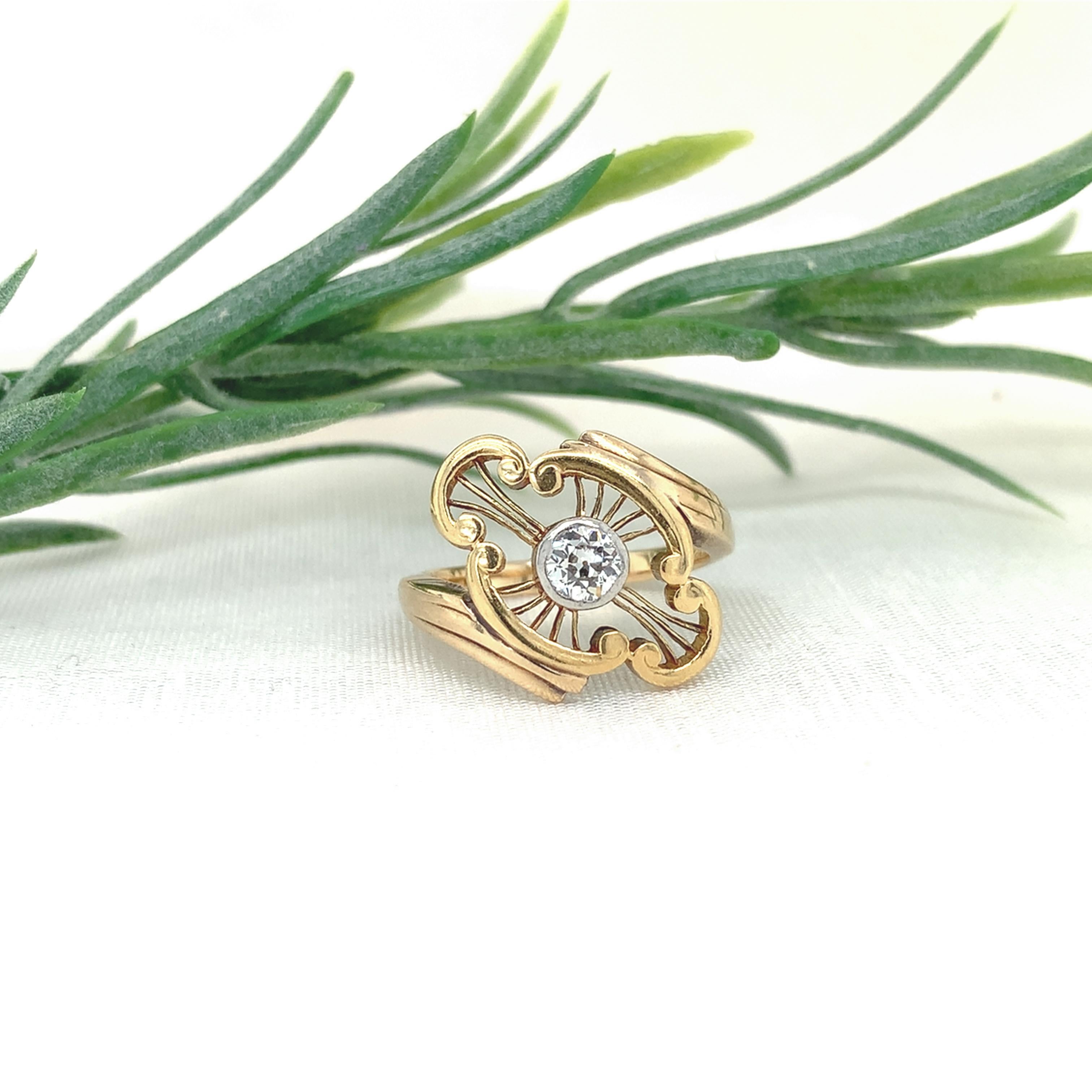 Anello vittoriano in oro giallo 14k con lavorazione a filo e diamante incastonato in platino in vendita 2