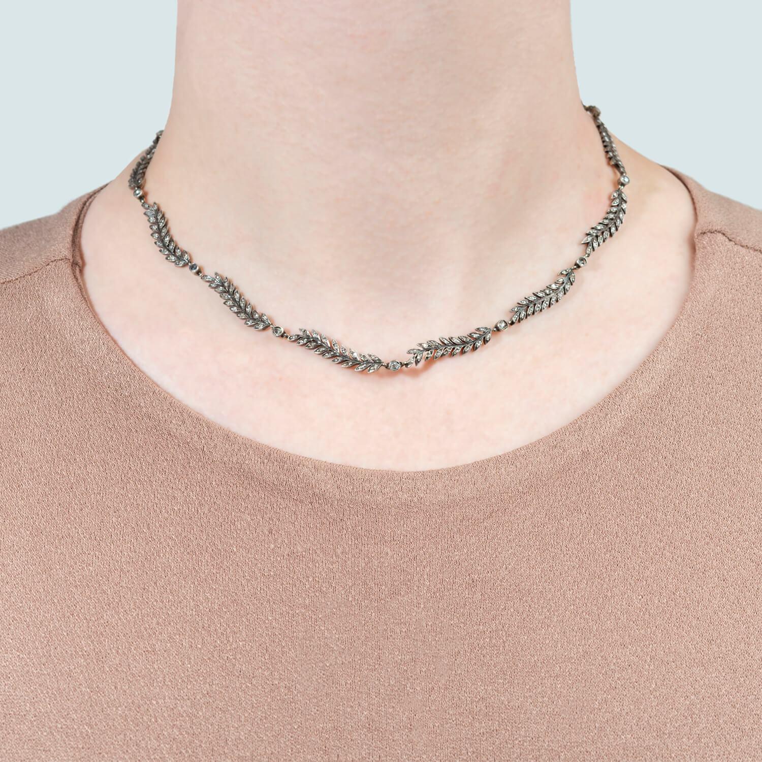 Viktorianische 14kt/Sterling Diamant Blattförmige Halskette mit Smaragd Diamant Rubin Verschluss im Angebot 1
