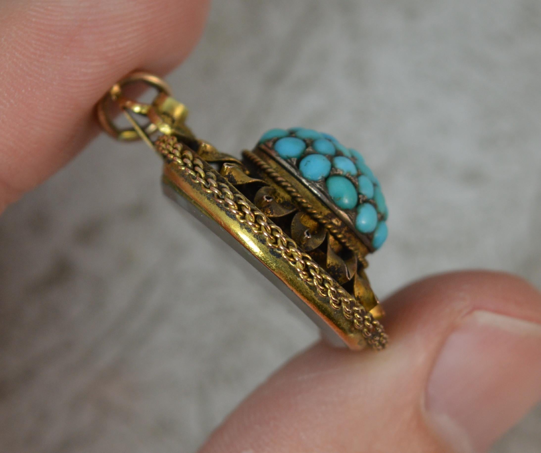 Cabochon Victorian 15 Carat Gold and Turquoise Pave Target Cluster Pendant
