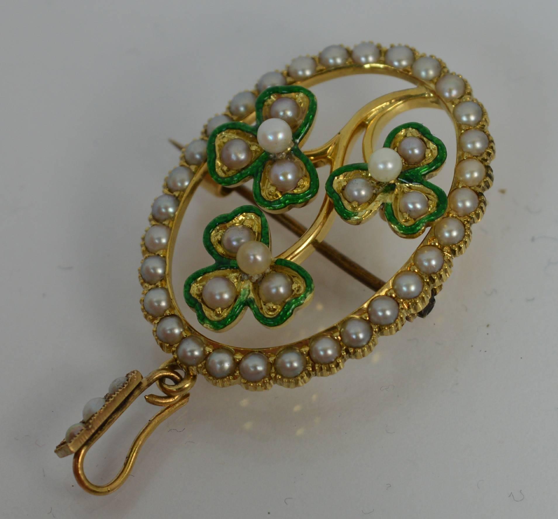 Victorian 15 Carat Gold Enamel and Pearl Three-Leaf Clover Pendant Brooch In Good Condition In St Helens, GB