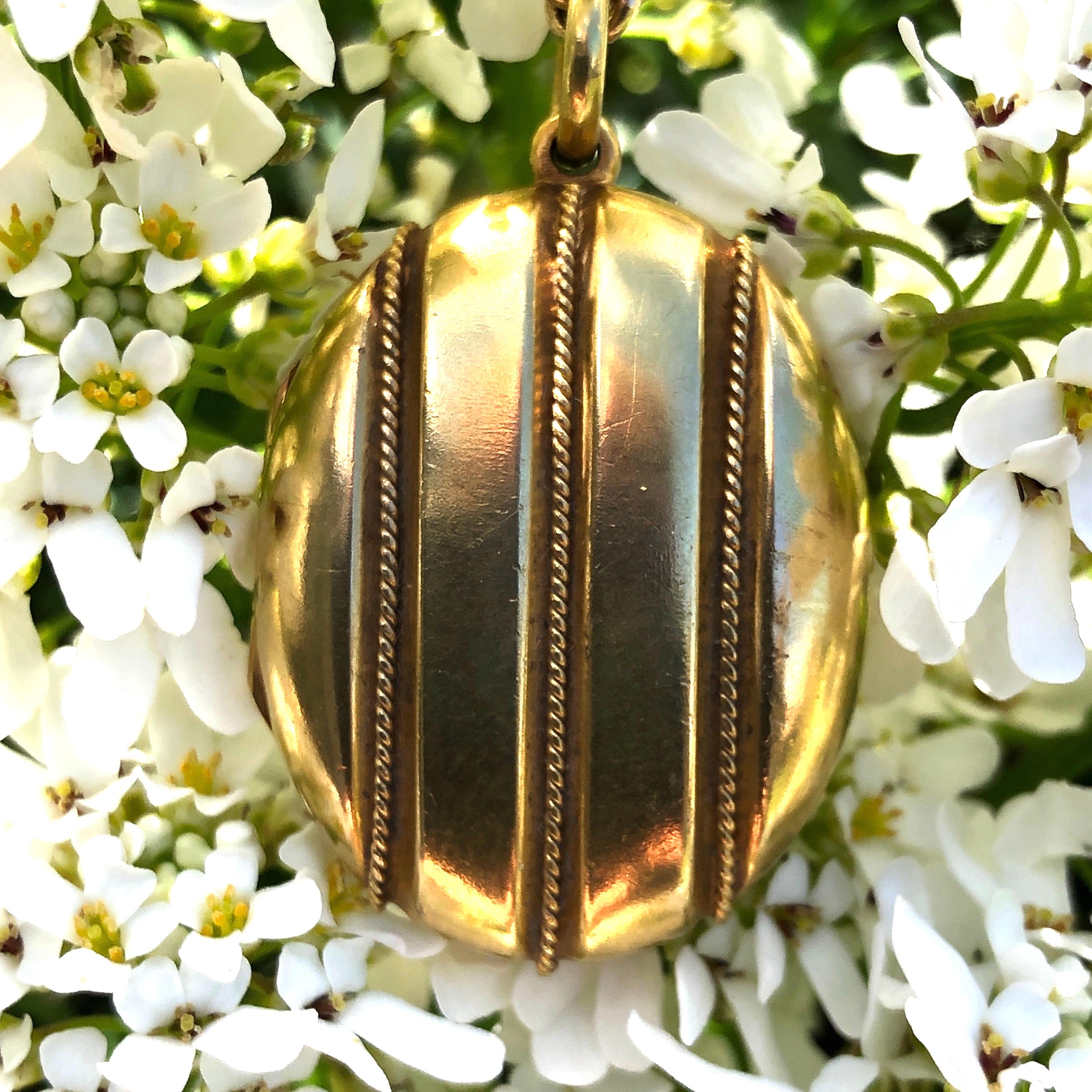 Women's Victorian 15 Carat Gold Locket