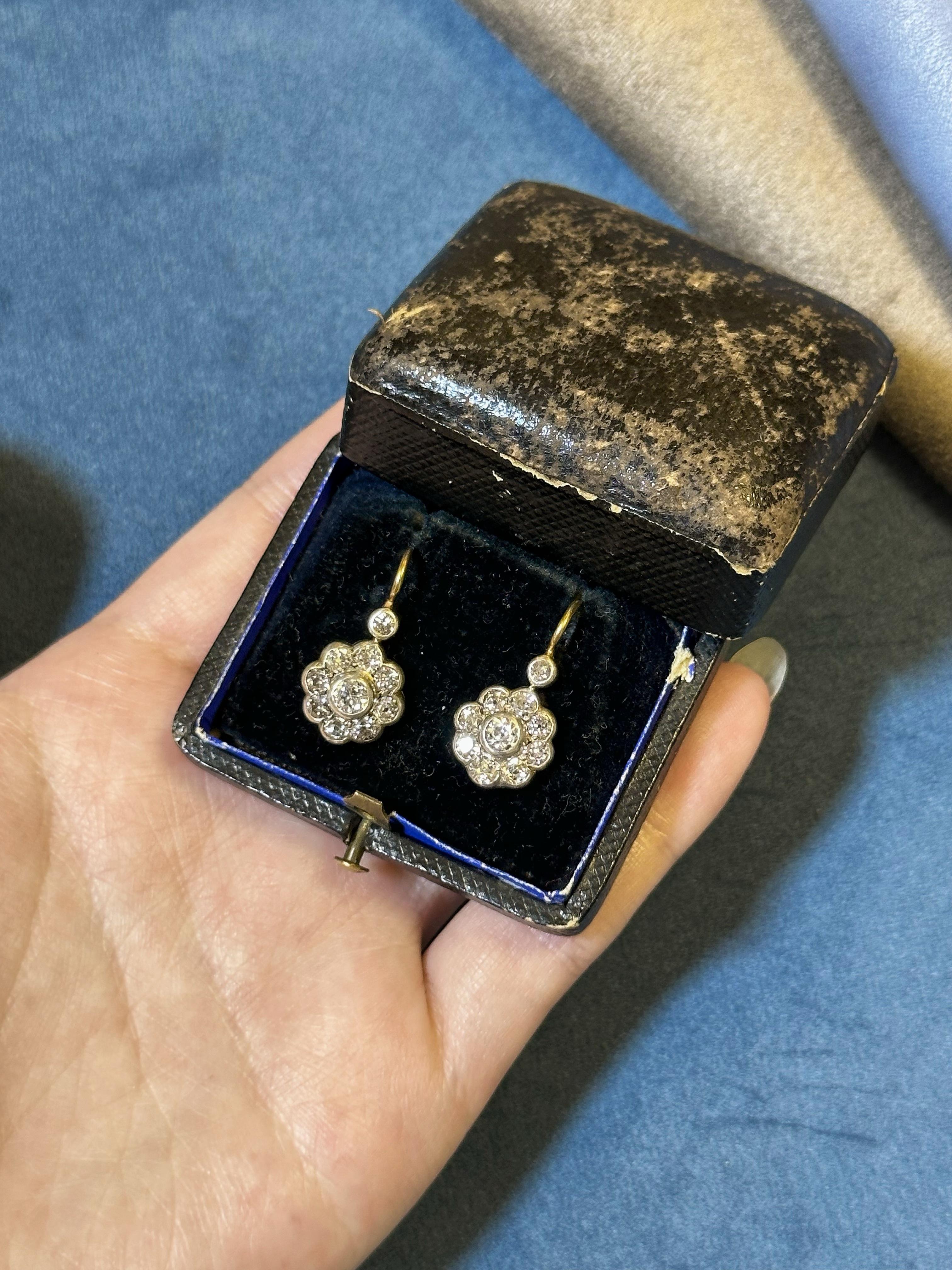 Victorian 1.5 Carats Old Cut Diamond Earrings  In Good Condition For Sale In London, GB