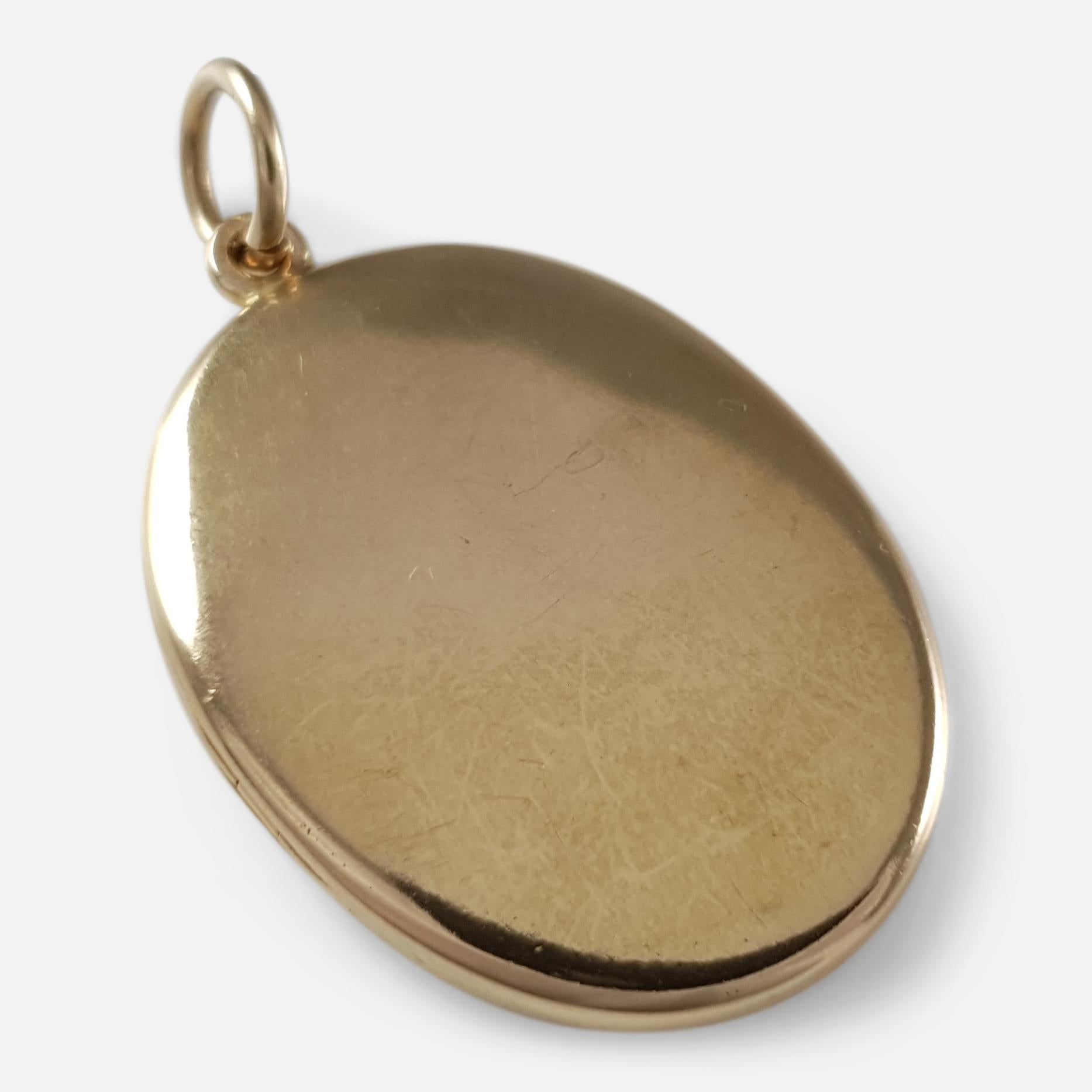 Victorian 15 Carat Gold Engraved Memorial Locket Pendant with Chain 6
